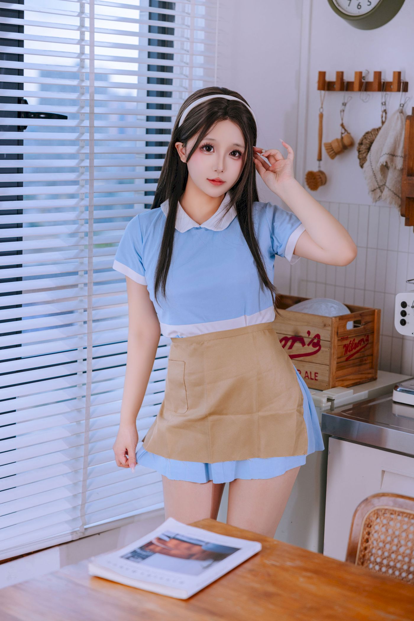 日奈娇肉丝女仆主题写真