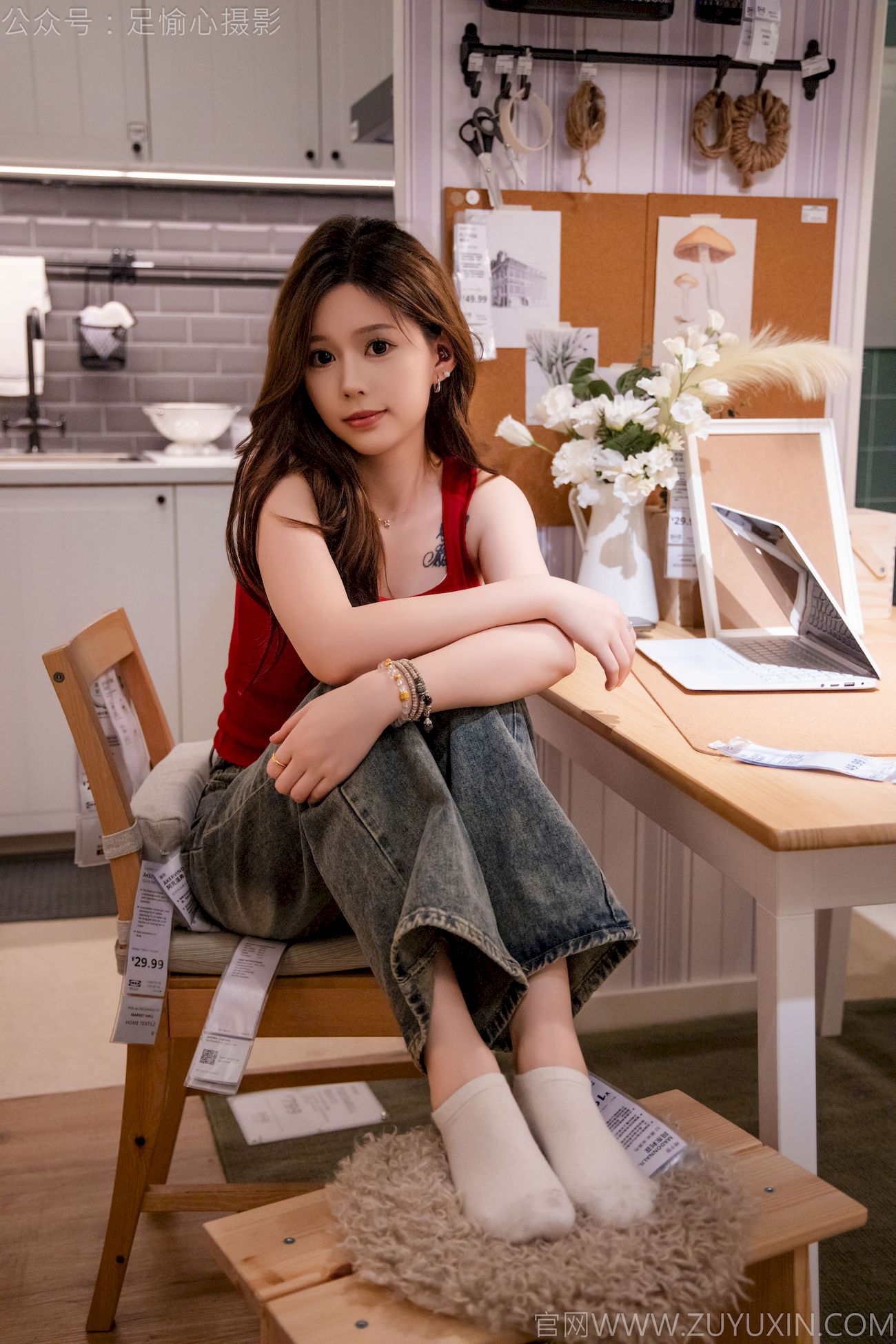 足愉心模特心凌裸足福利