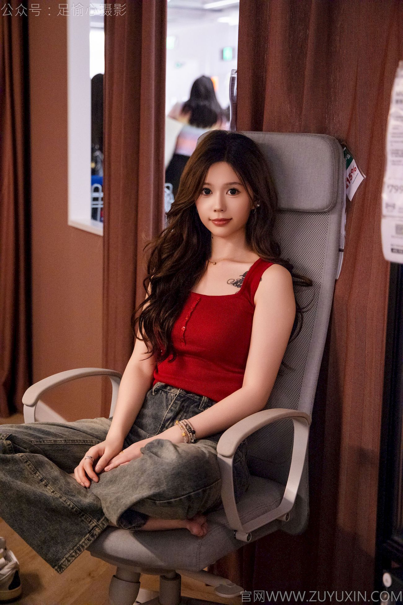 足愉心模特心凌裸足福利