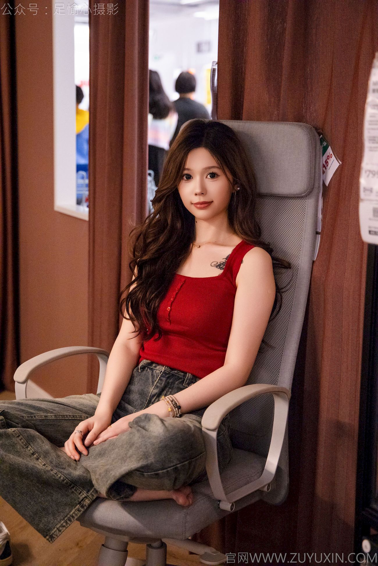 足愉心模特心凌裸足福利