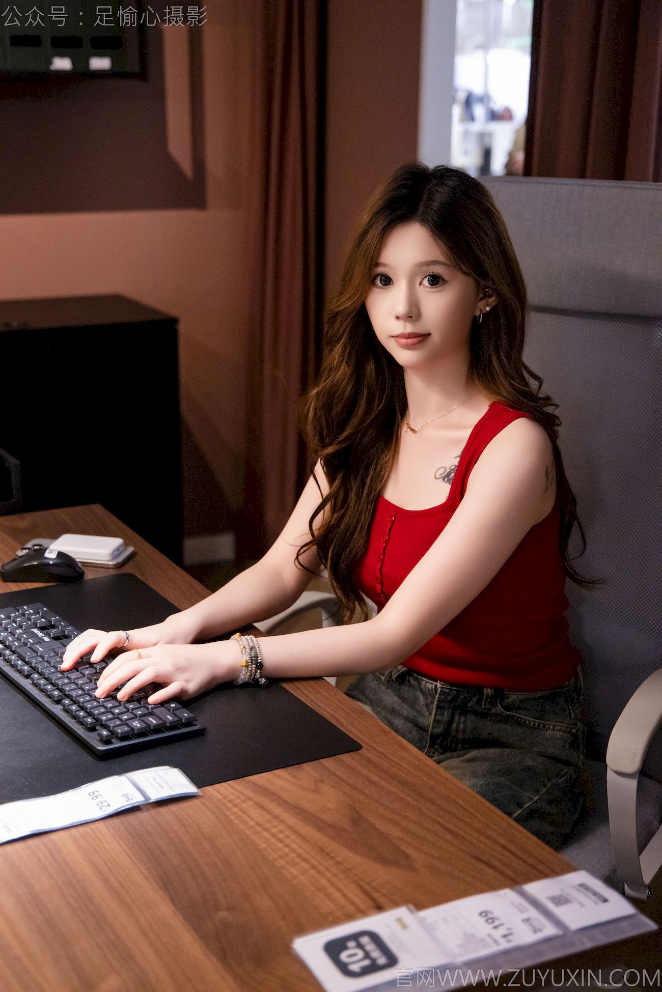 足愉心模特心凌裸足福利