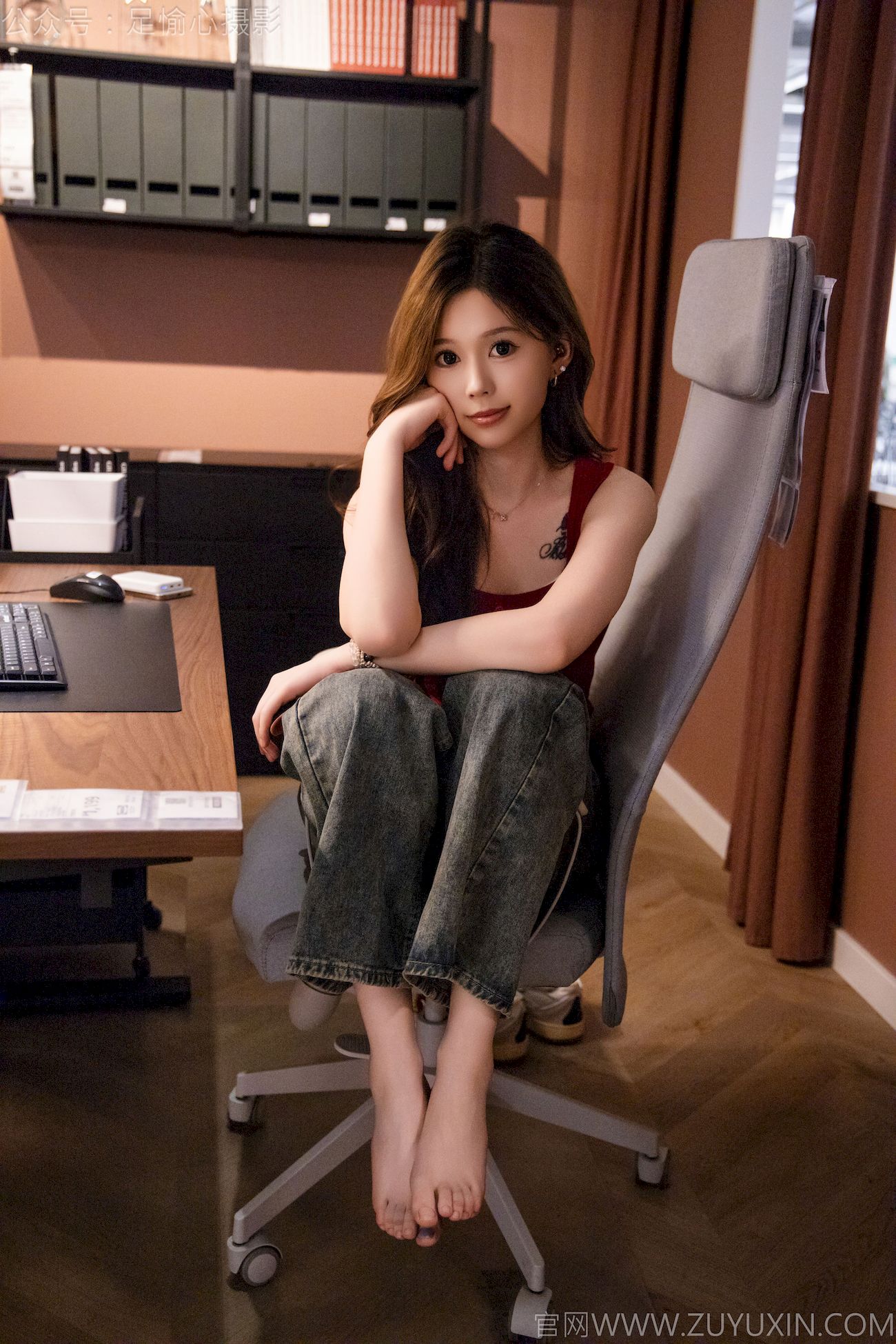 足愉心模特心凌裸足福利