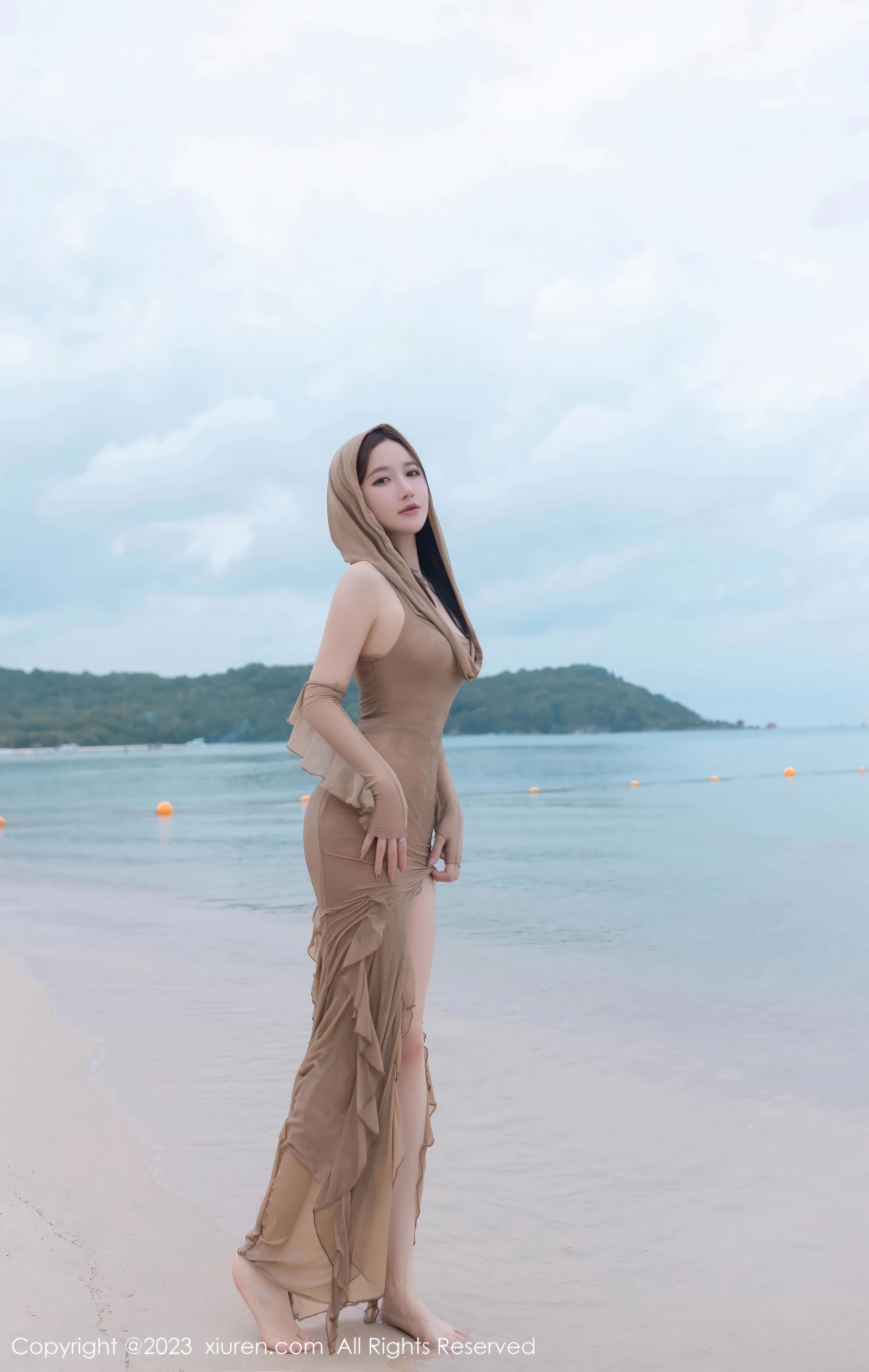 鱼子酱Fish - 连衣长裙+沙滩场景性感写真