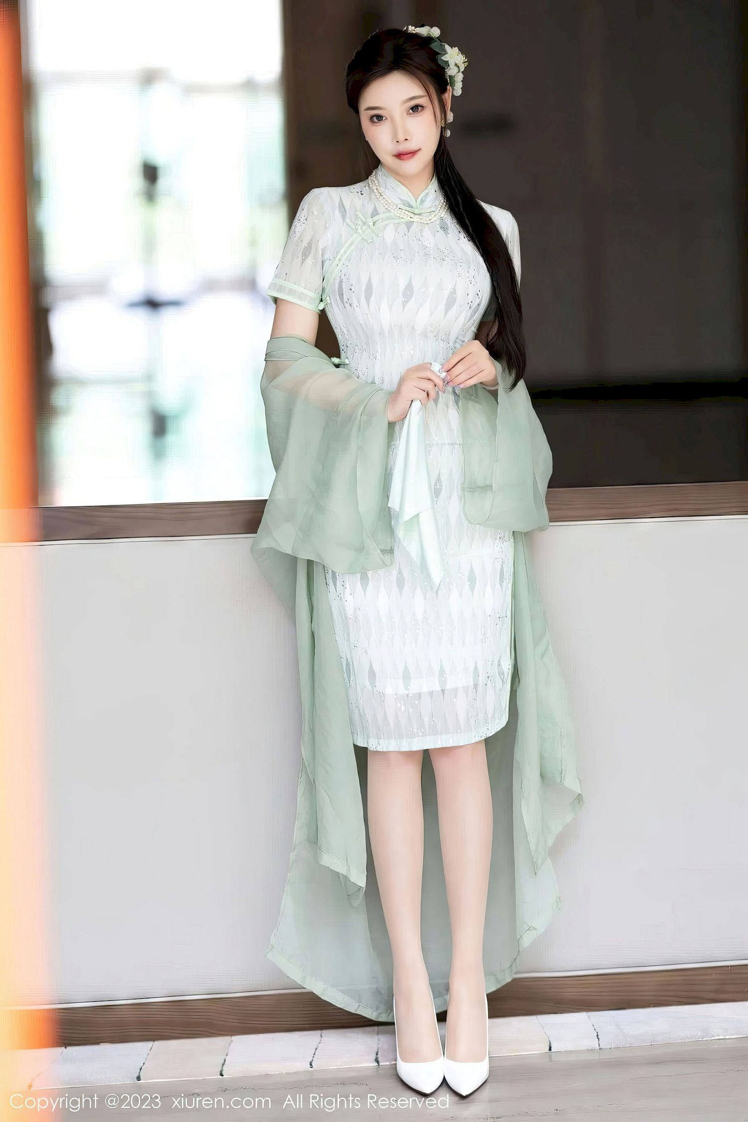 杨晨晨Yome - 淡绿旗袍+原丝美腿写真