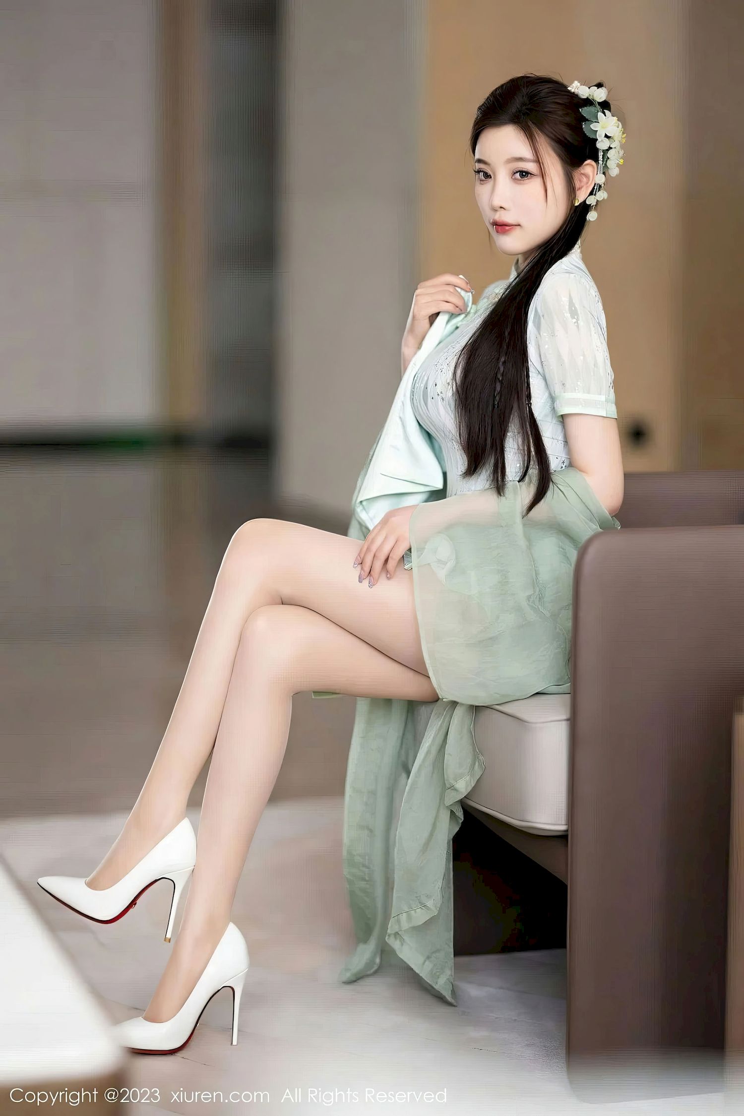 杨晨晨Yome - 淡绿旗袍+原丝美腿写真