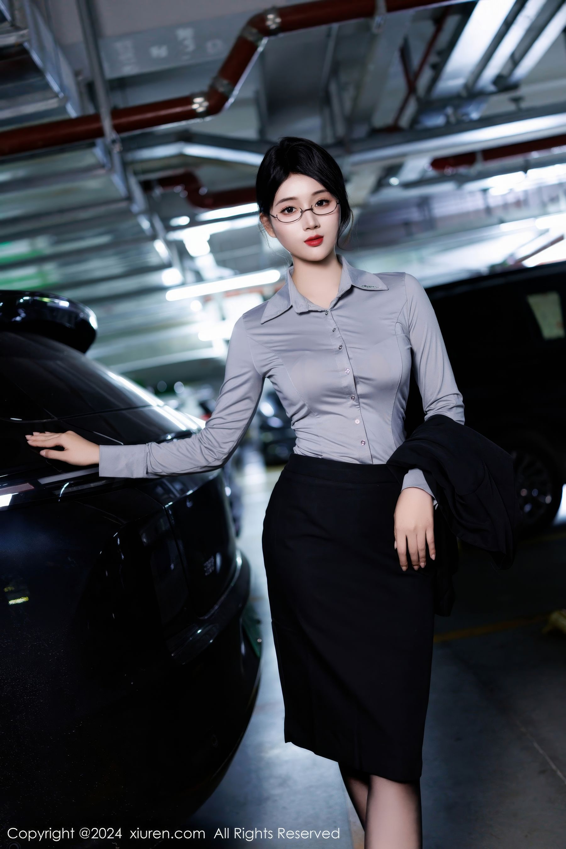 南乔 - OL服饰+黑色短裙首套写真