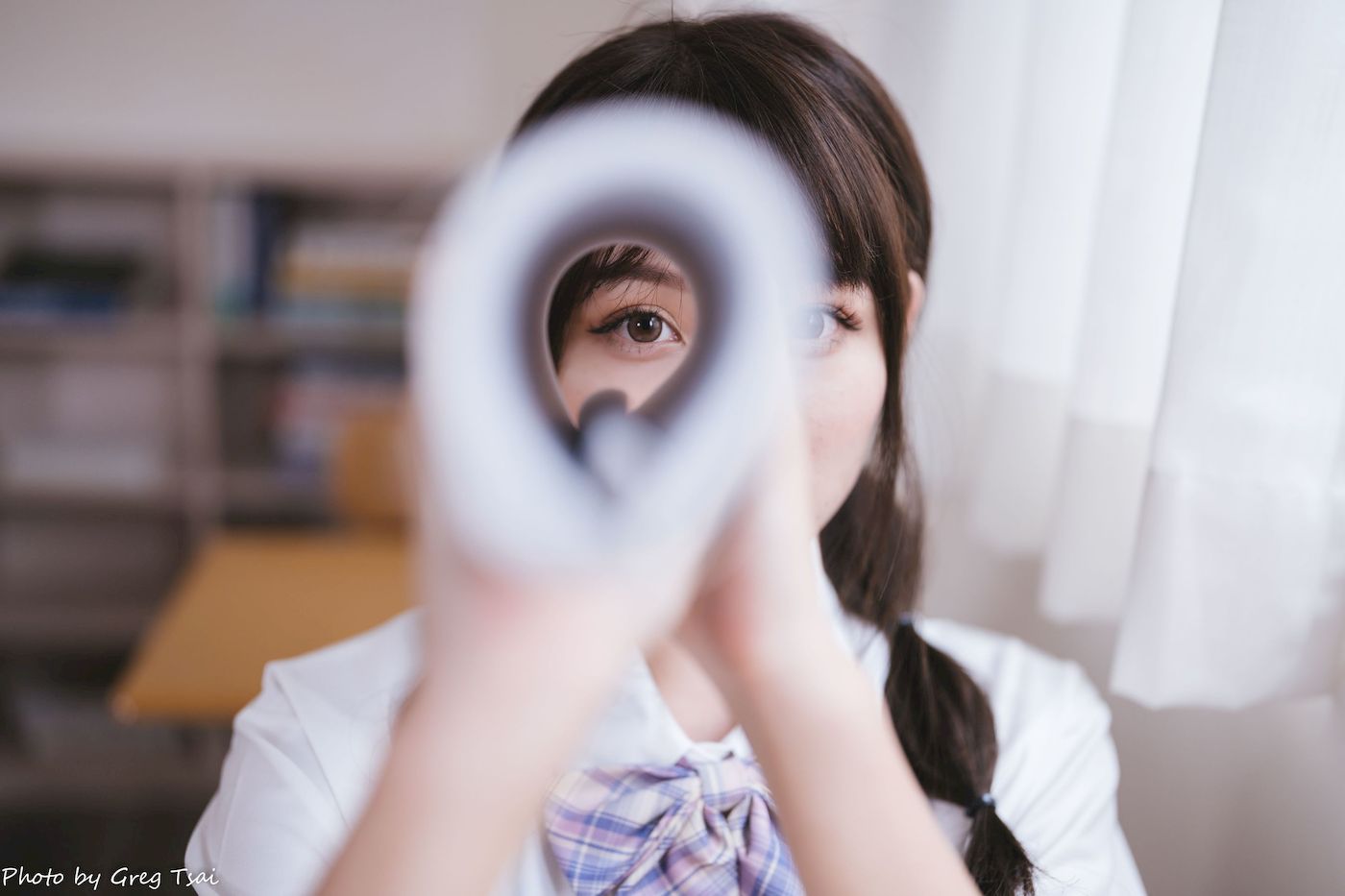 Ashley双马尾学生制服女友视角教室场景清纯写真