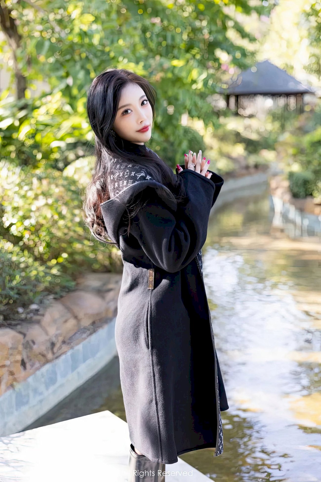 杨晨晨Yome - 黑色服饰+皮质短裙海南岛旅拍