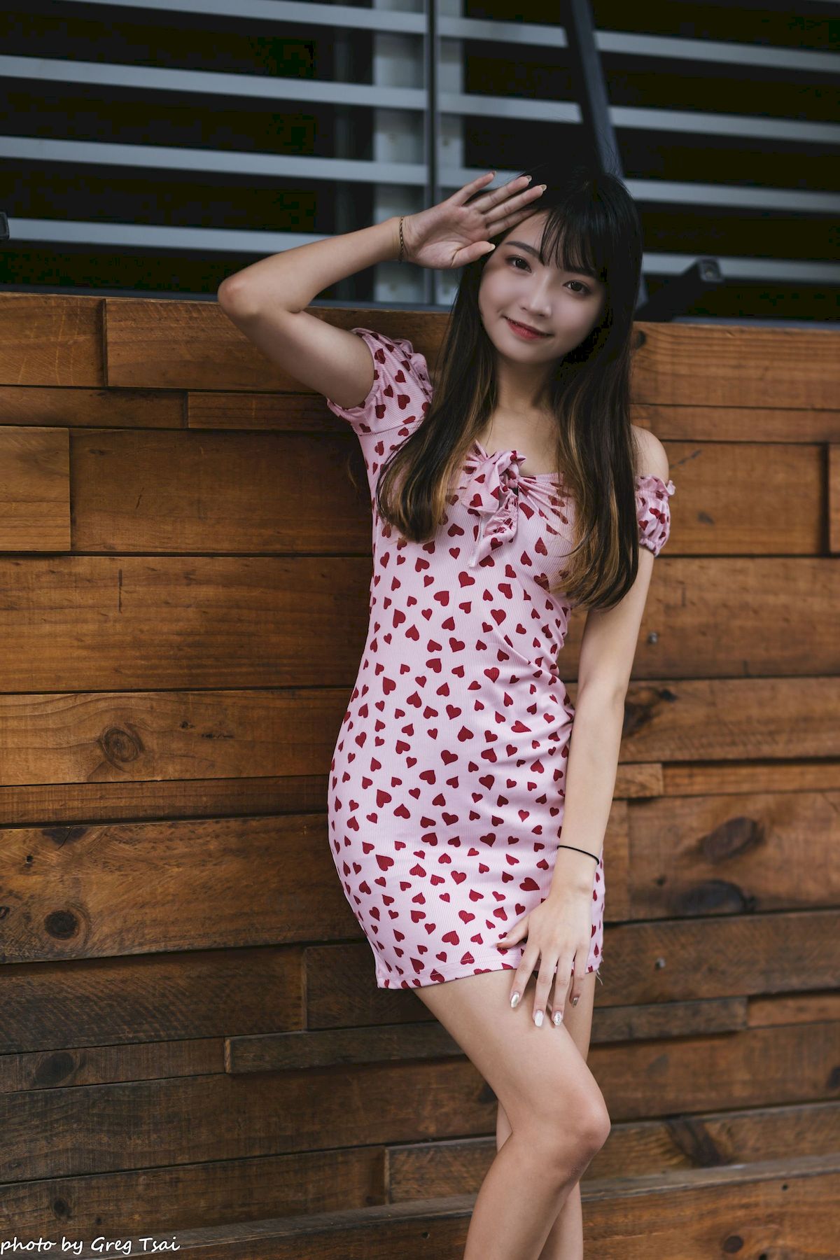 小穎红心包臀裙修长美腿信义区主题写真