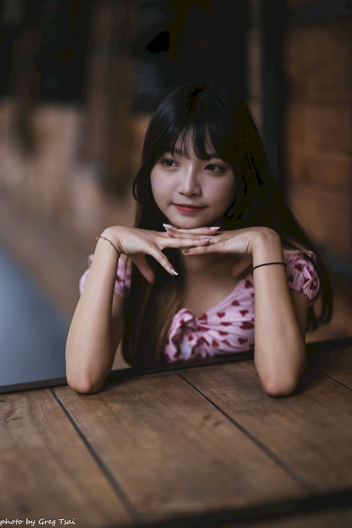 小穎红心包臀裙修长美腿信义区主题写真