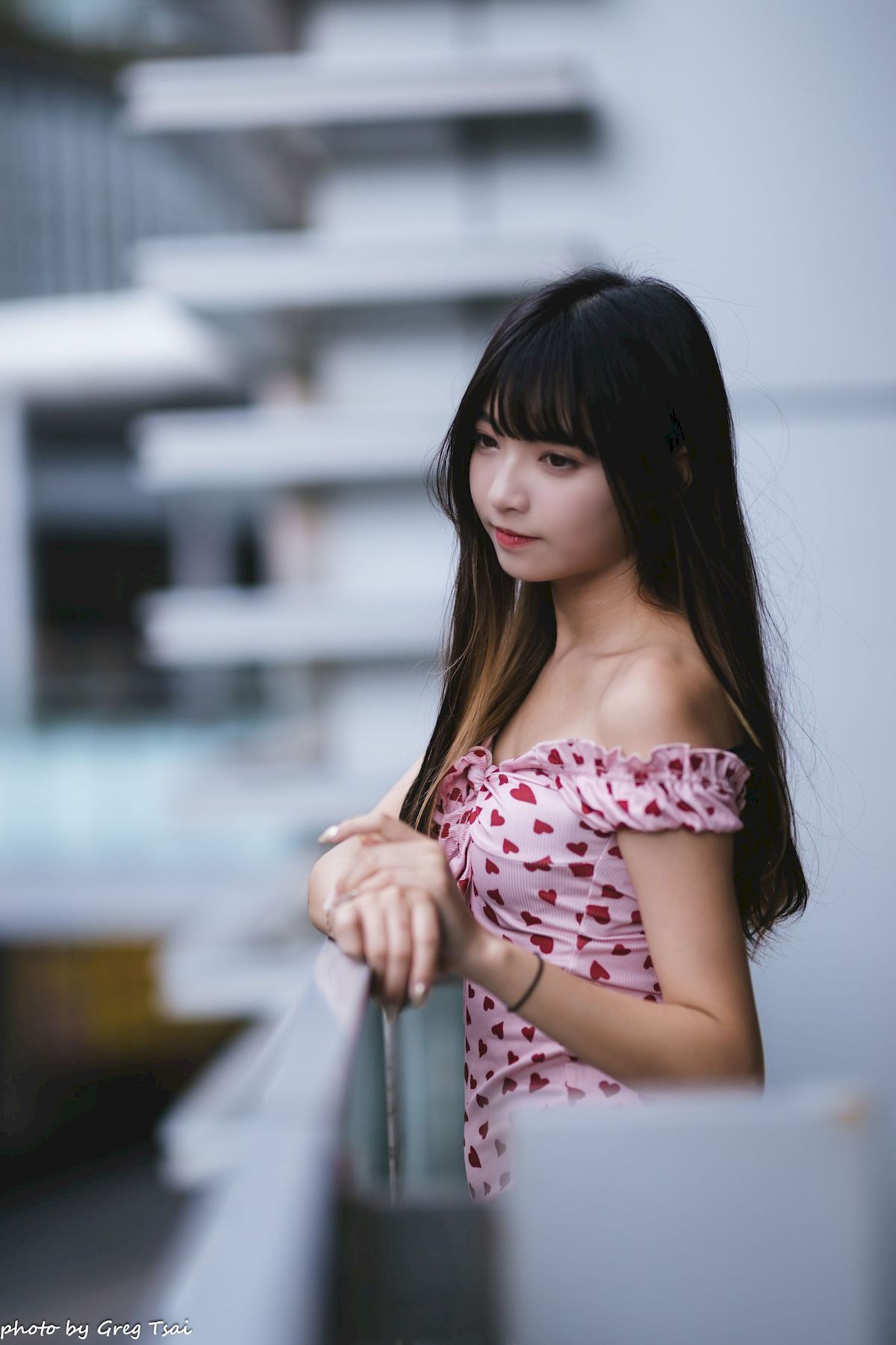 小穎红心包臀裙修长美腿信义区主题写真