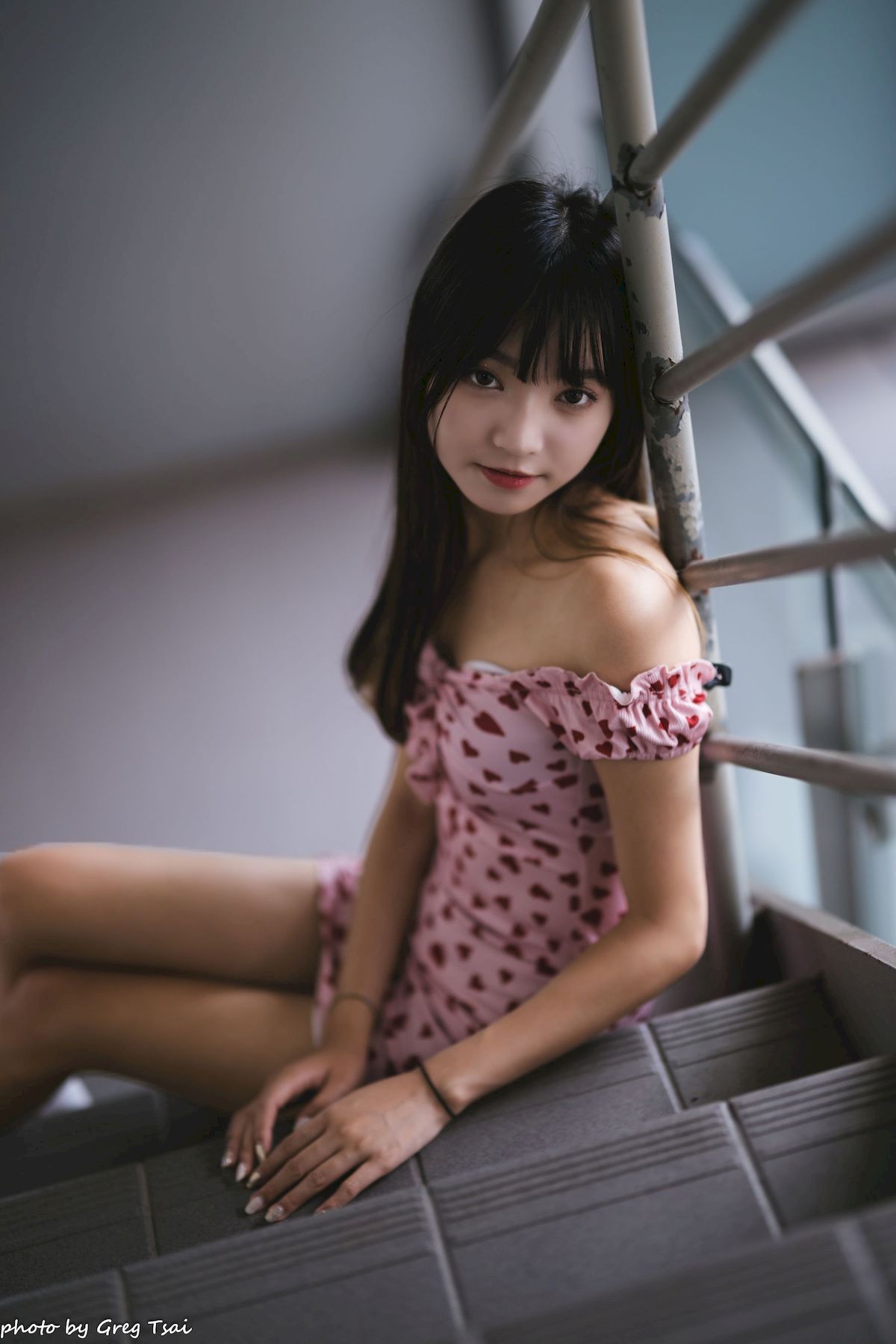 小穎红心包臀裙修长美腿信义区主题写真