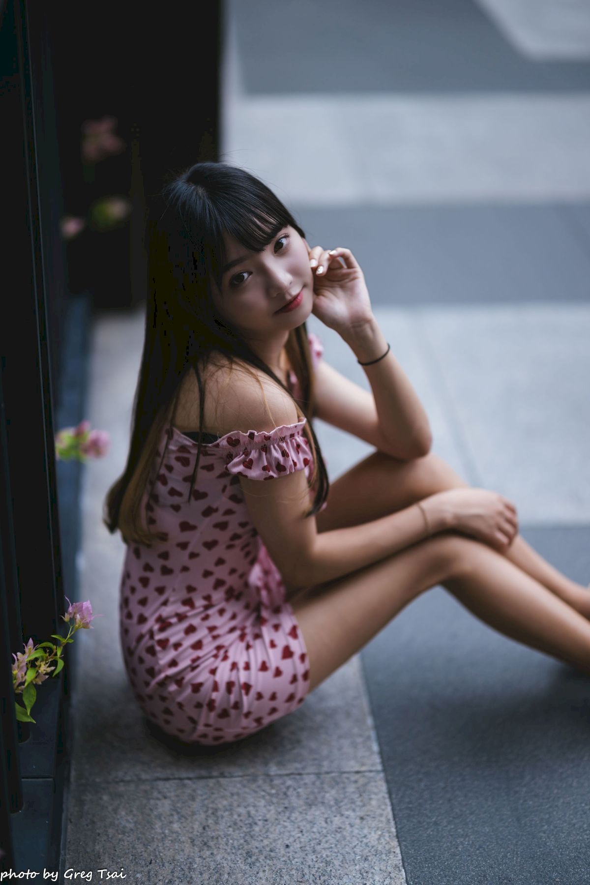 小穎红心包臀裙修长美腿信义区主题写真