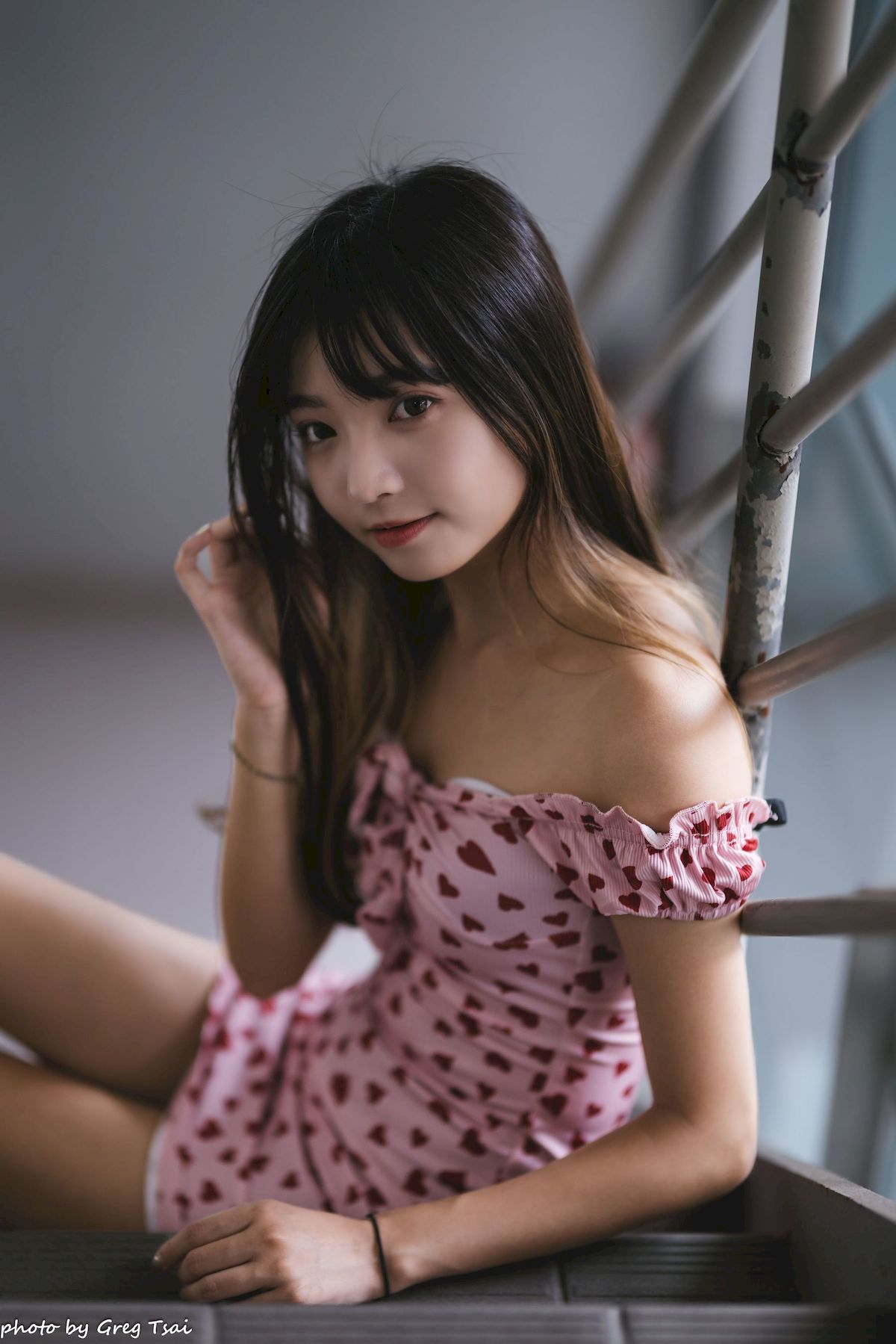 小穎红心包臀裙修长美腿信义区主题写真