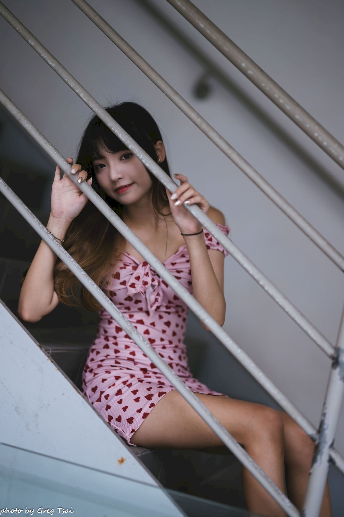 小穎红心包臀裙修长美腿信义区主题写真