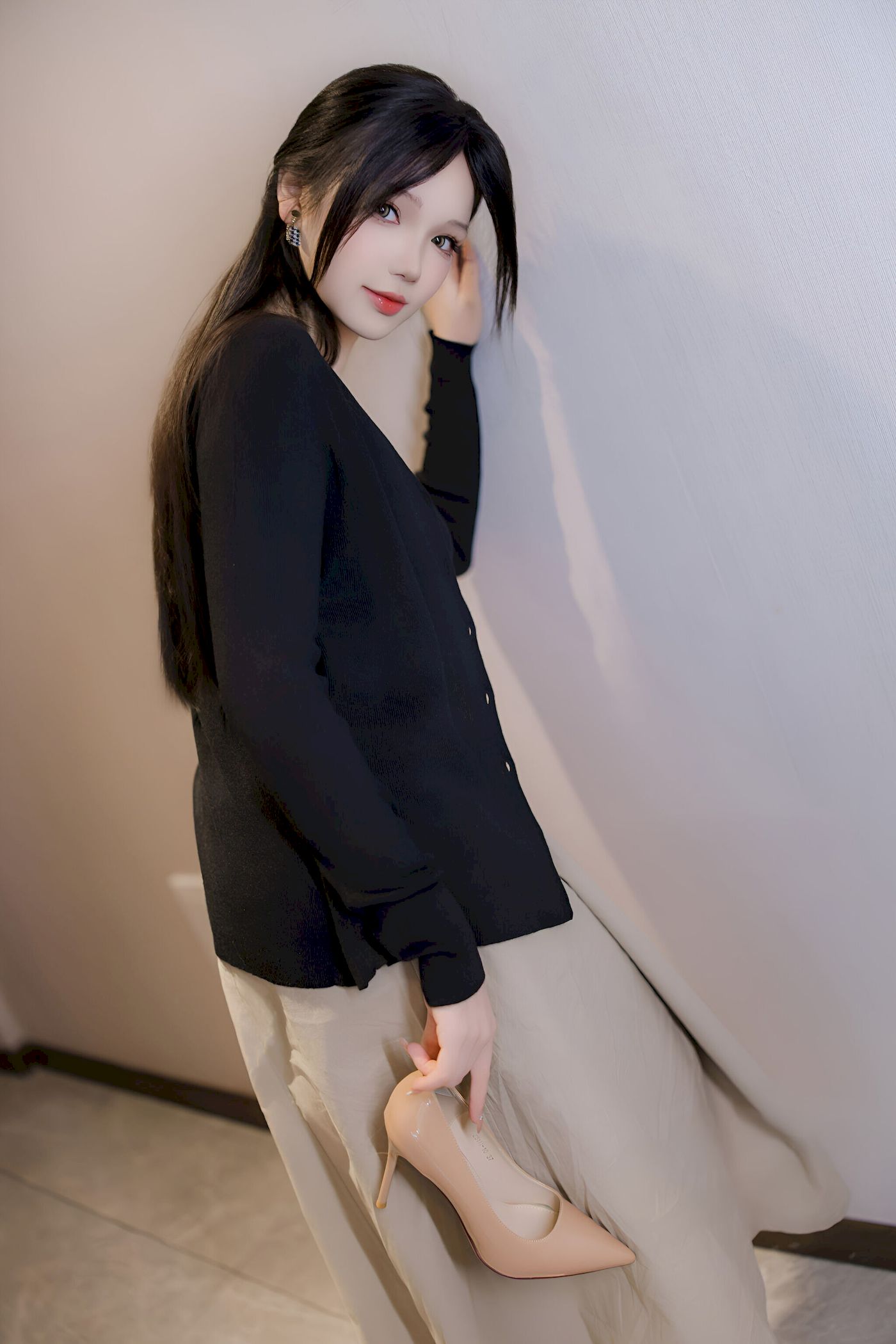 雪晴Astra丝足美腿职场大姐姐主题写真