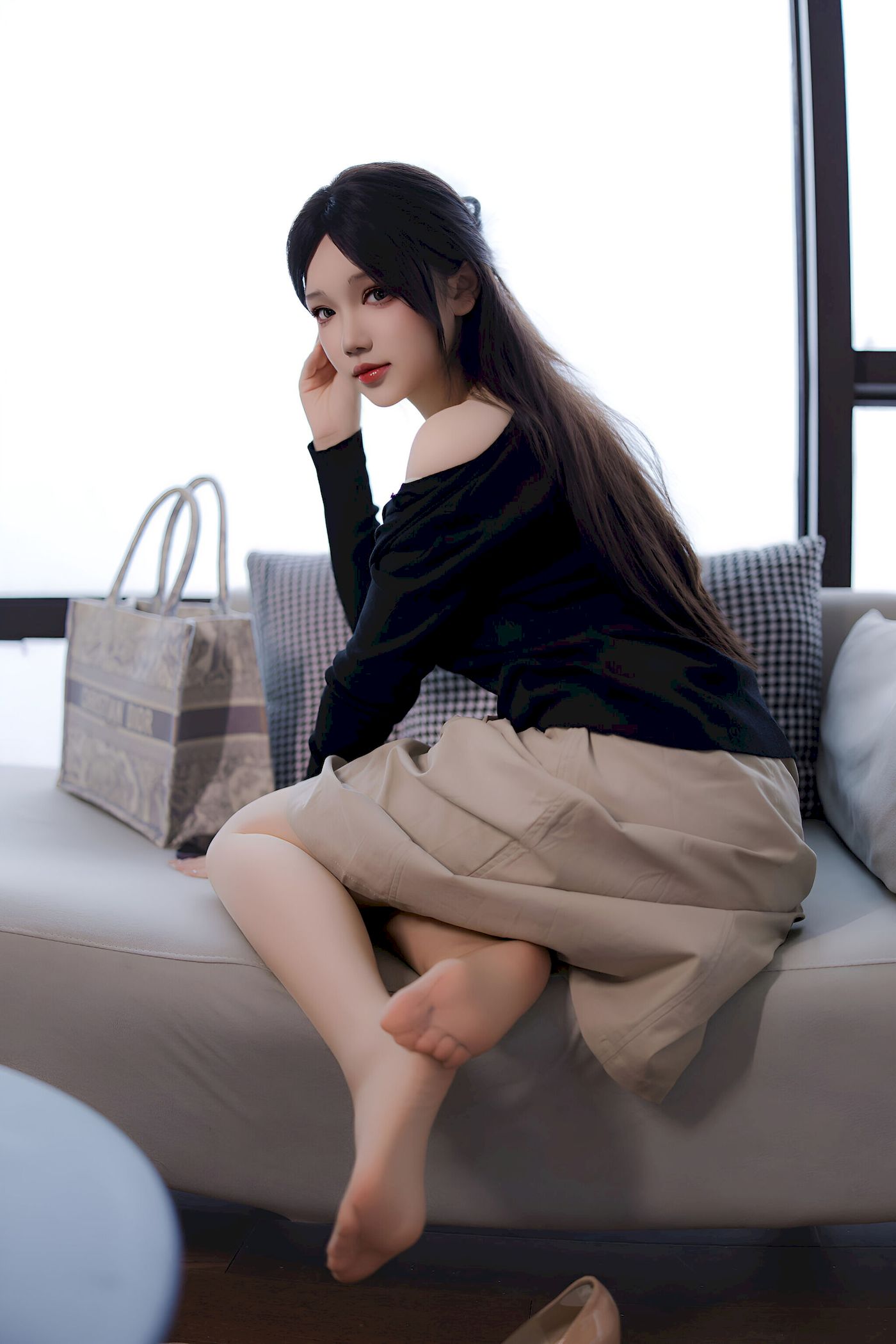 雪晴Astra丝足美腿职场大姐姐主题写真