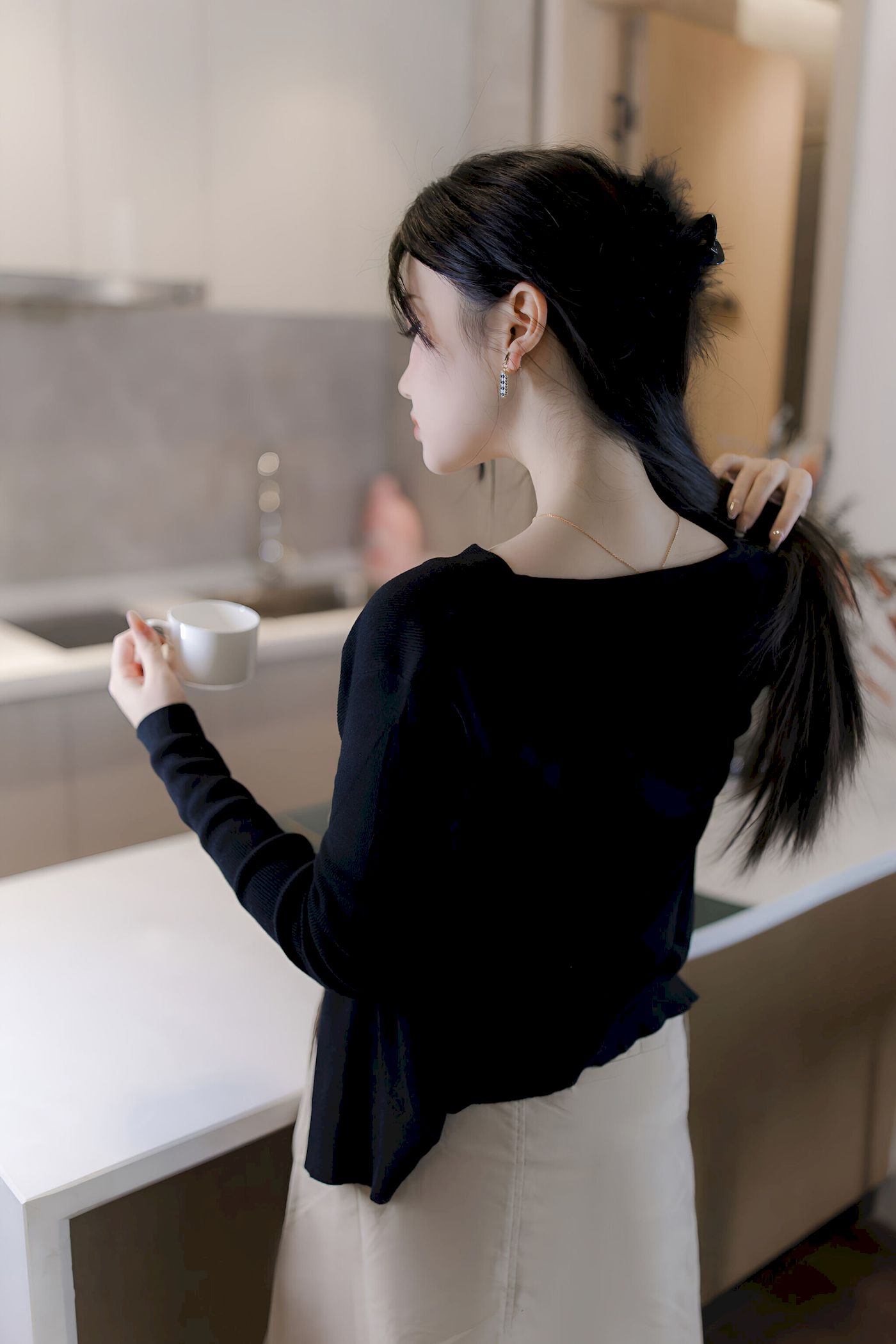 雪晴Astra丝足美腿职场大姐姐主题写真