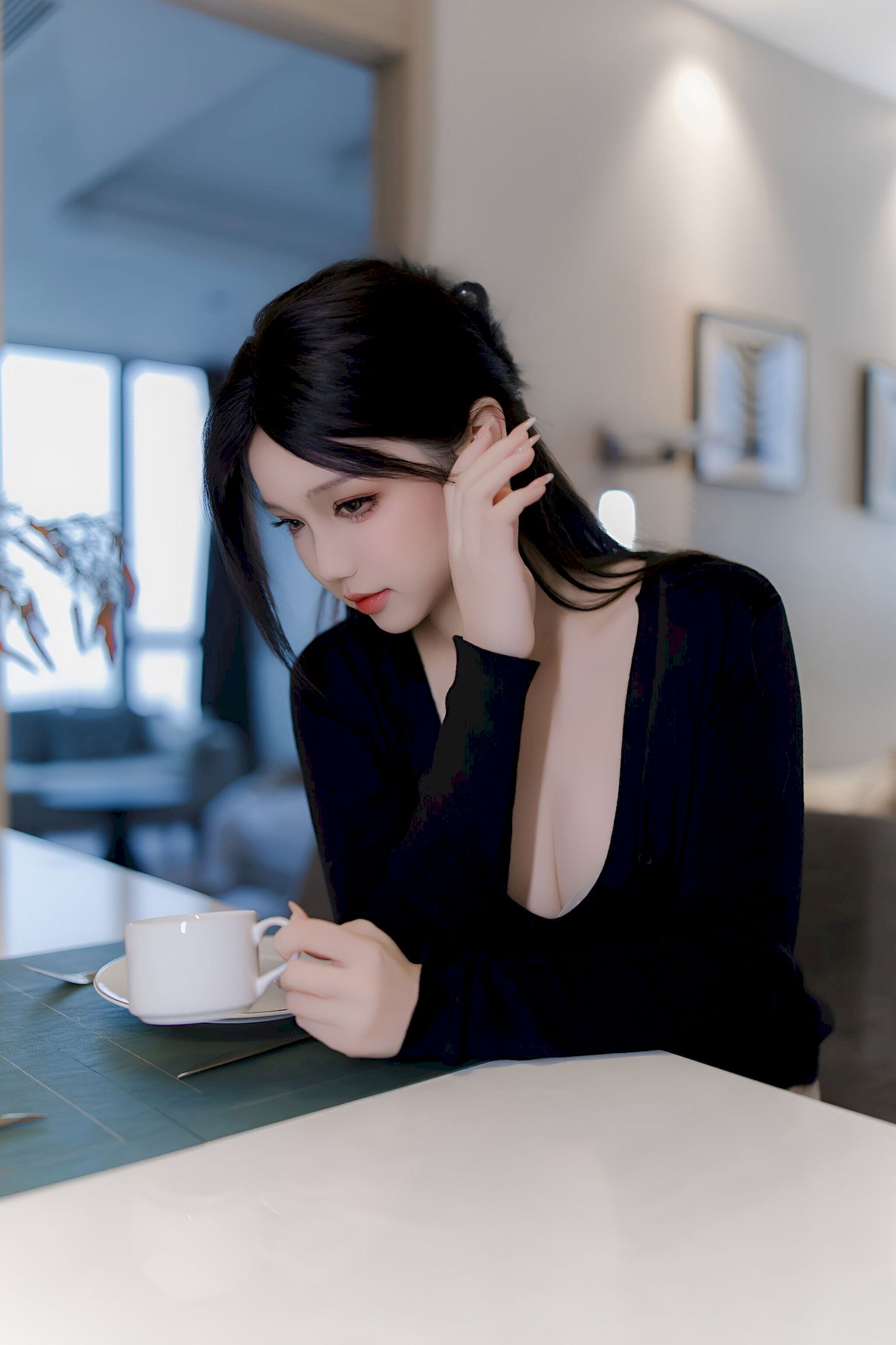 雪晴Astra丝足美腿职场大姐姐主题写真