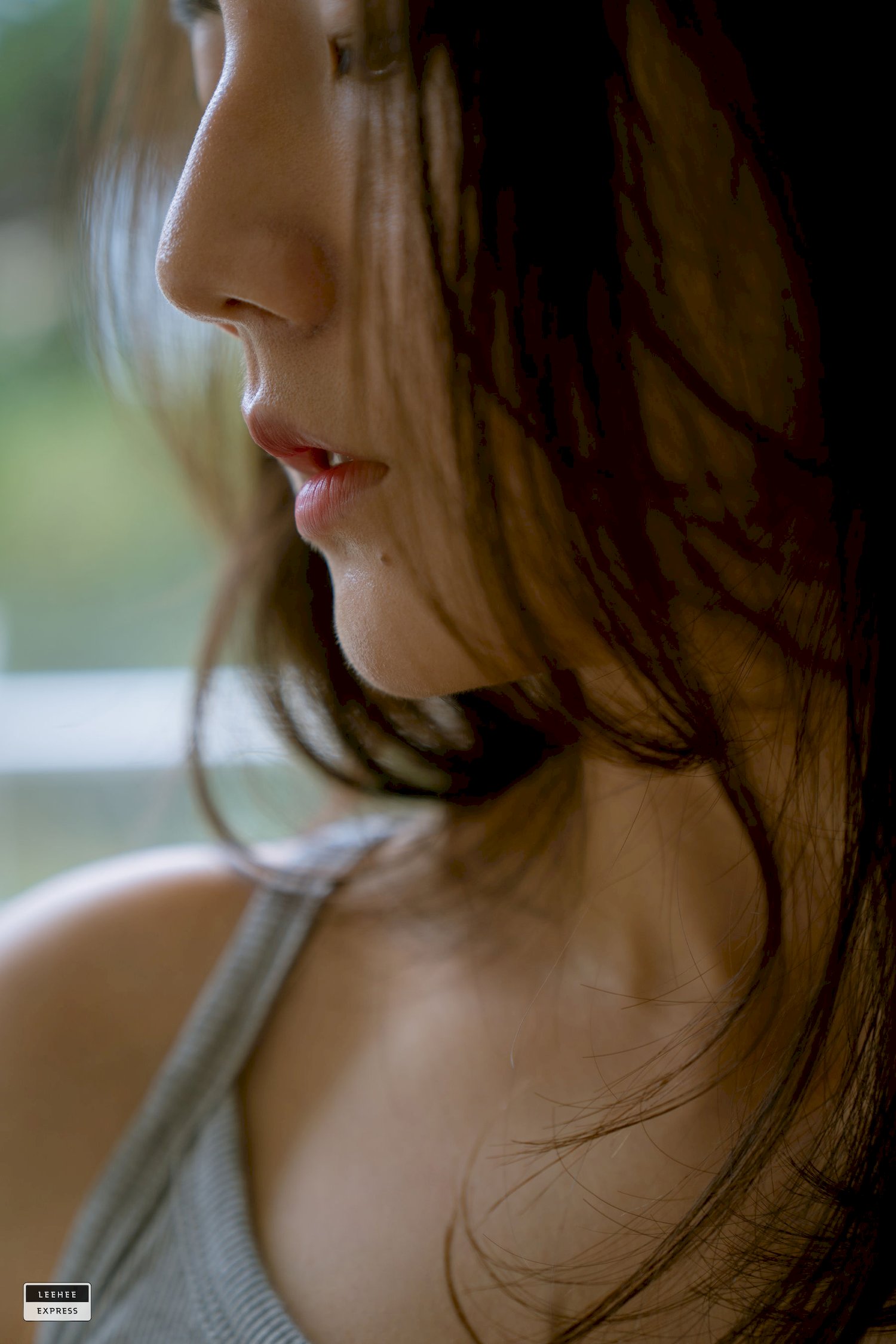 LEEHEE EXPRESS美女Ray毛衣长裙显姣好身材