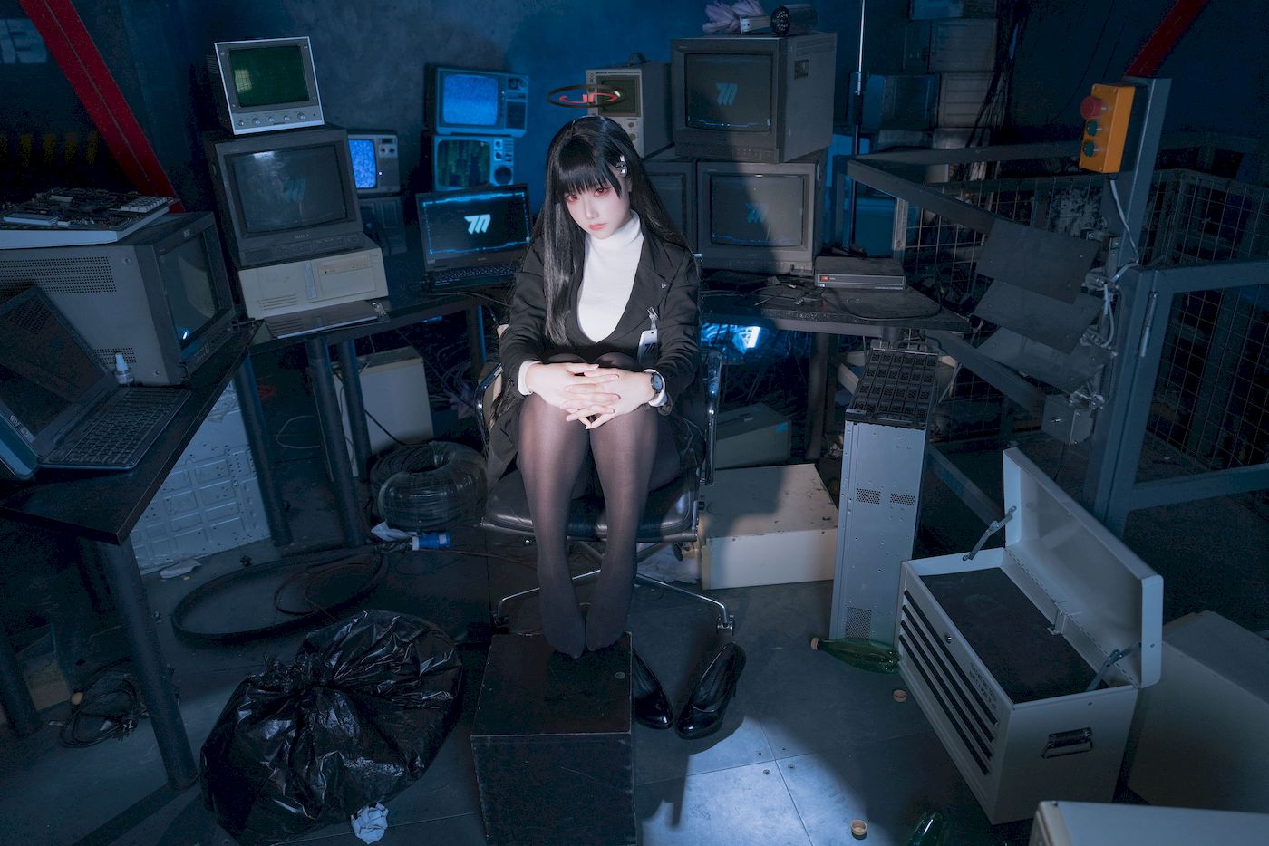 lunananya黑丝西装服饰COS蔚蓝档案调月莉音