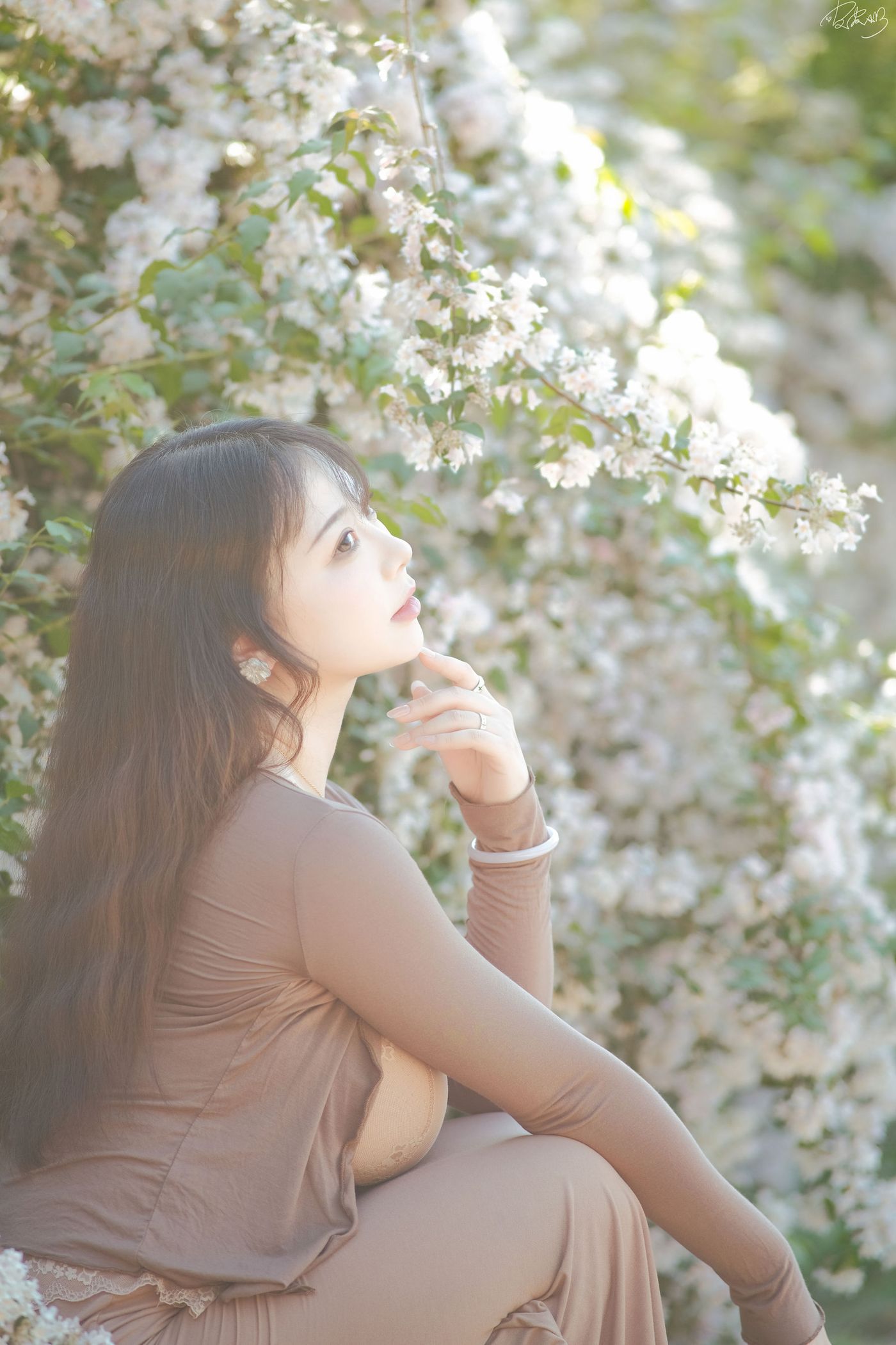 皮皮奶可可爱了啦公园长椅人妻户外写真