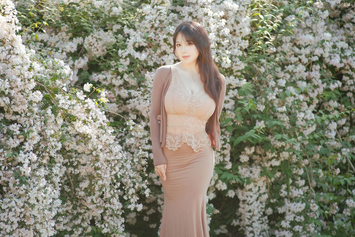 皮皮奶可可爱了啦公园长椅人妻户外写真