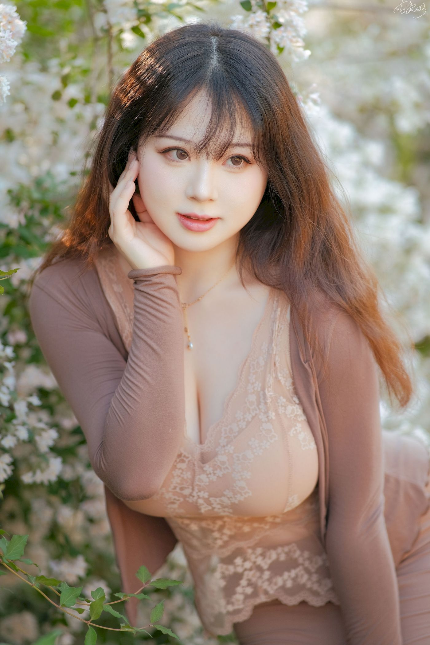 皮皮奶可可爱了啦公园长椅人妻户外写真