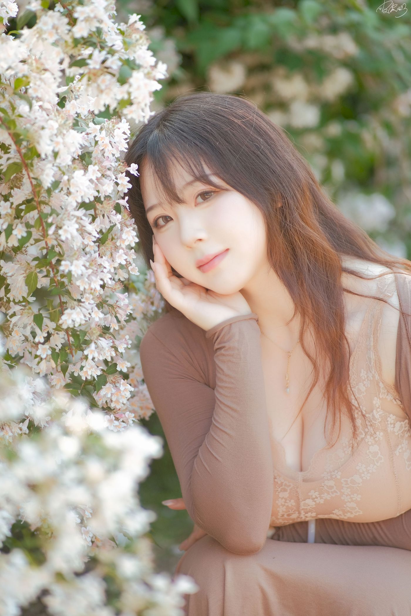 皮皮奶可可爱了啦公园长椅人妻户外写真