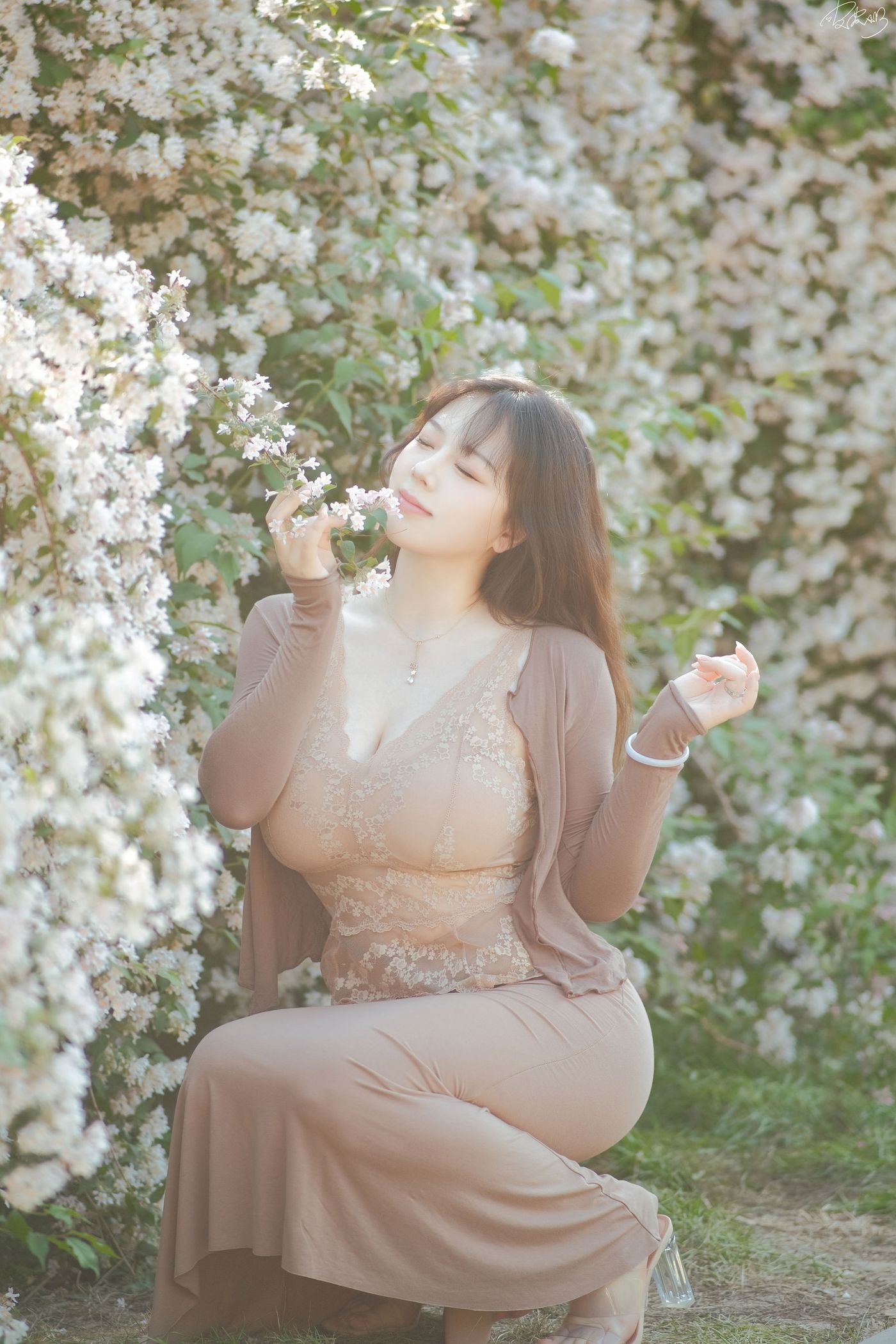 皮皮奶可可爱了啦公园长椅人妻户外写真