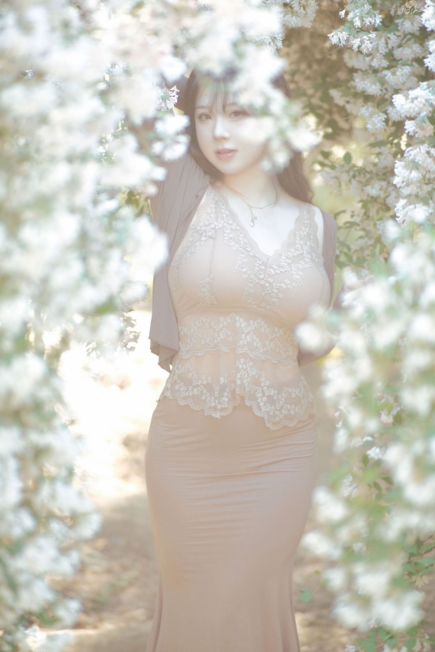 皮皮奶可可爱了啦公园长椅人妻户外写真