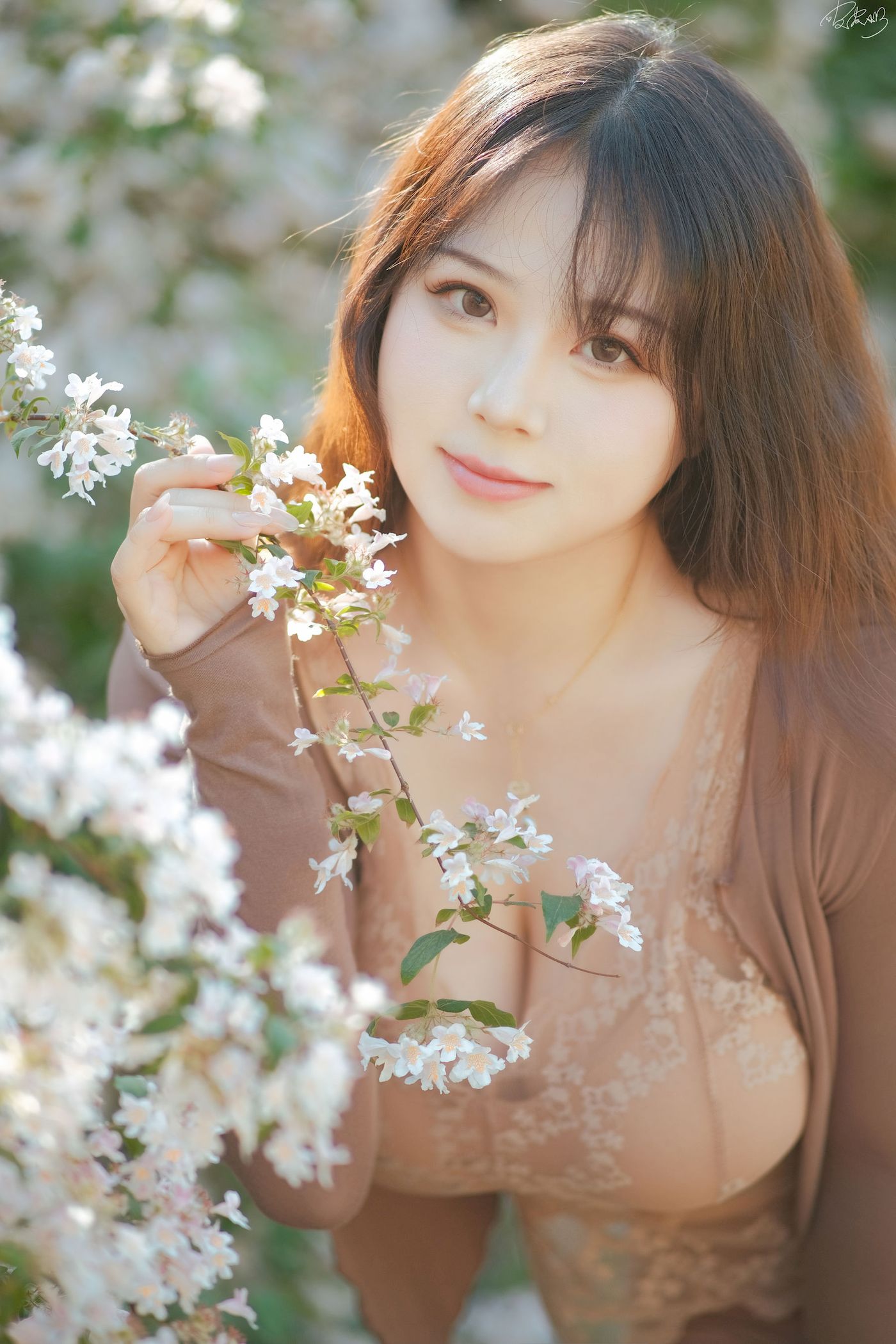 皮皮奶可可爱了啦公园长椅人妻户外写真