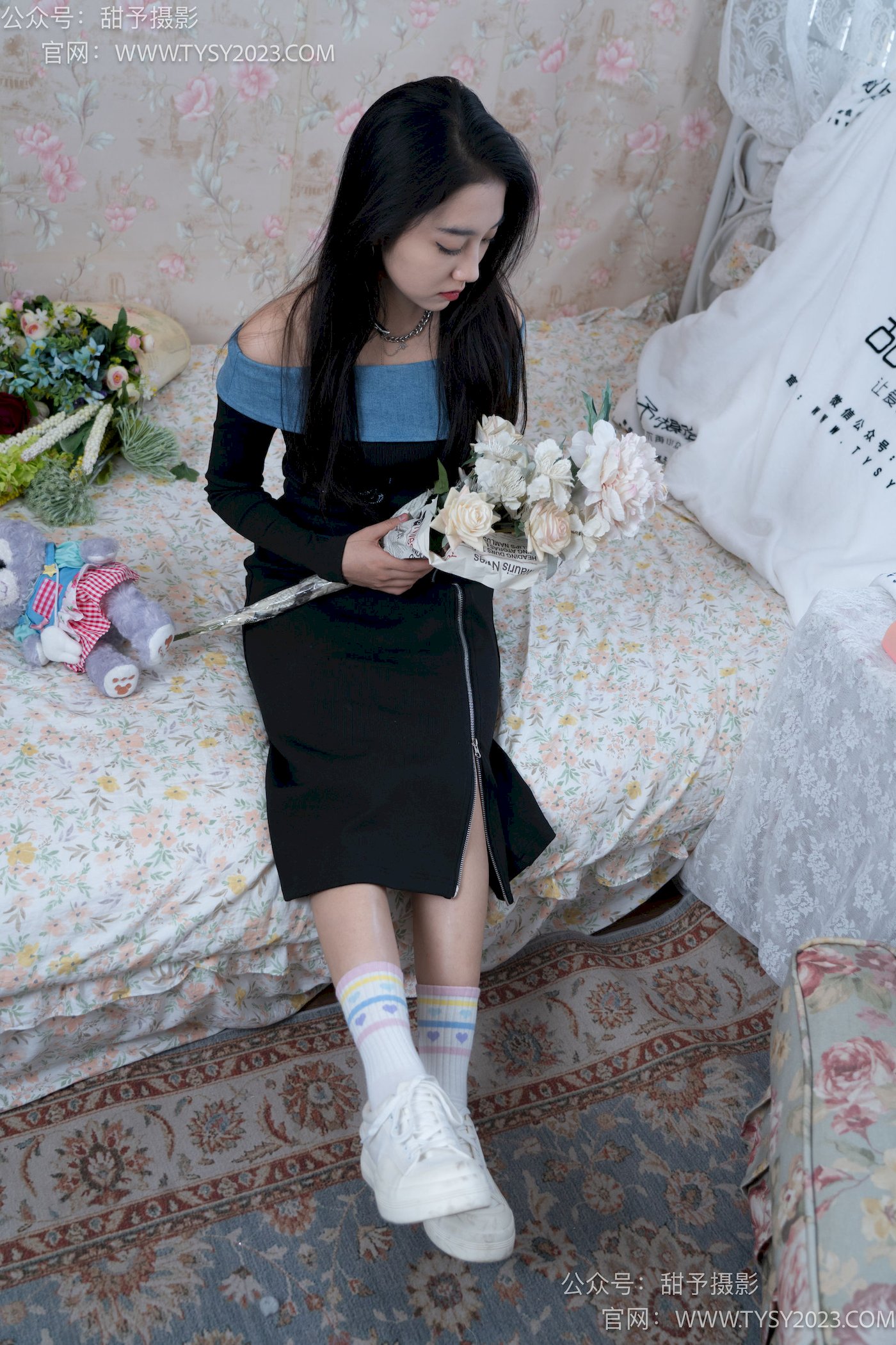 甜予摄影筱筱微卷长发休闲风写真