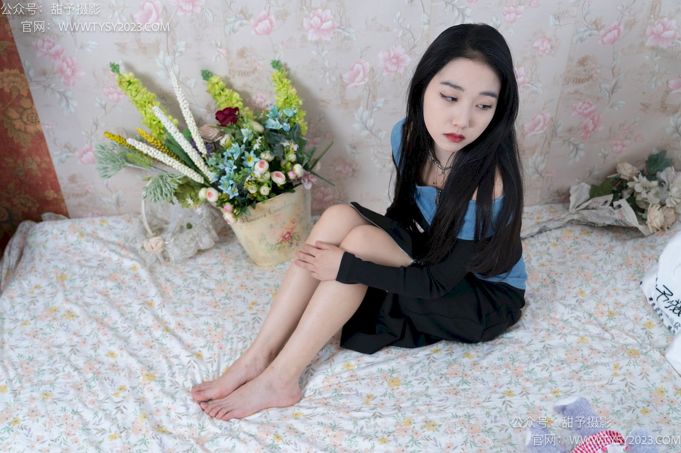 甜予摄影筱筱微卷长发休闲风写真