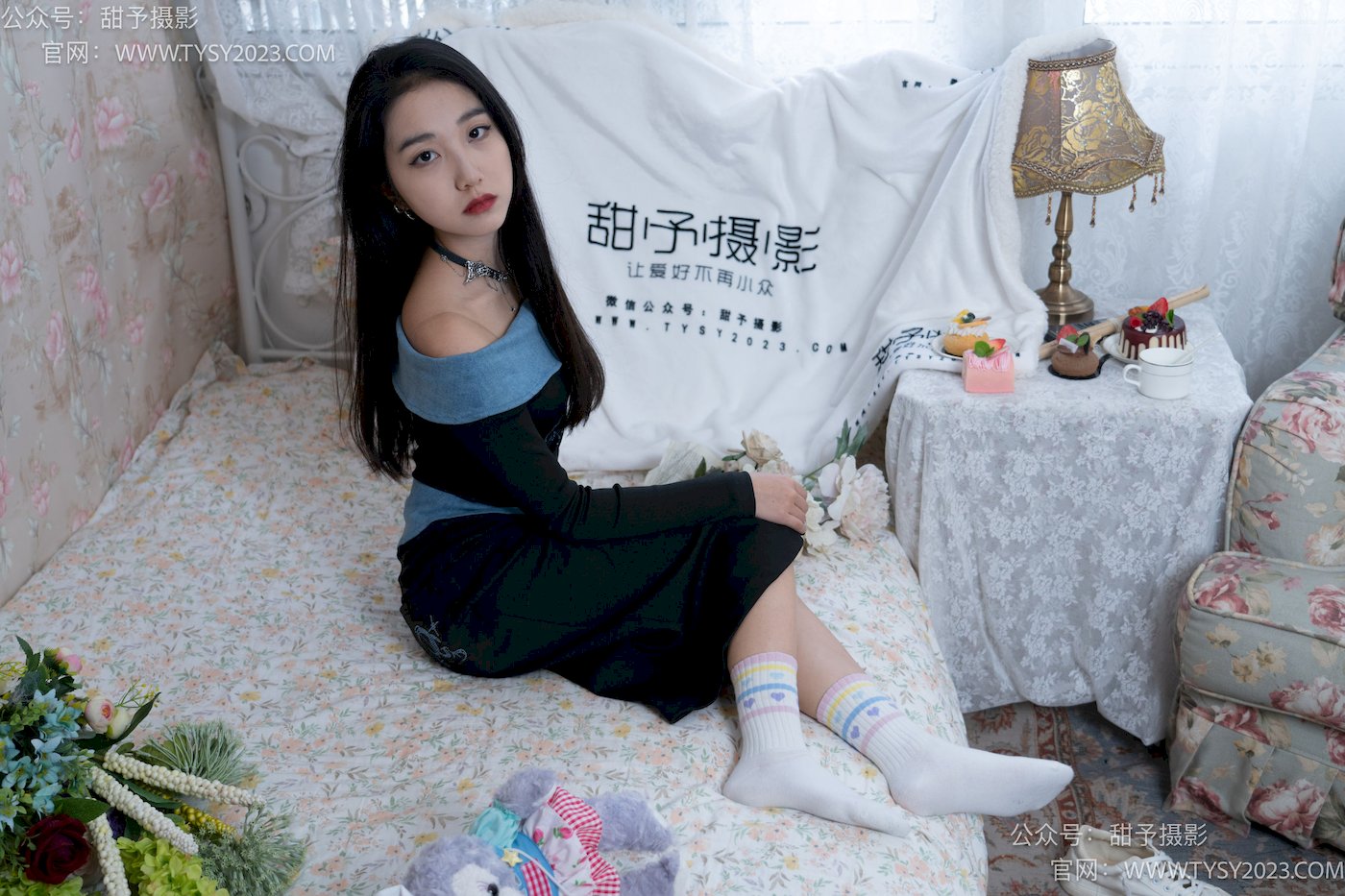 甜予摄影筱筱微卷长发休闲风写真