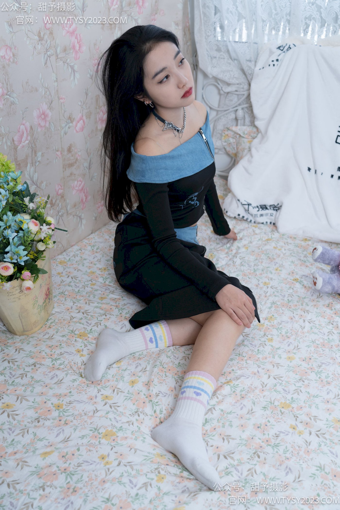 甜予摄影筱筱微卷长发休闲风写真