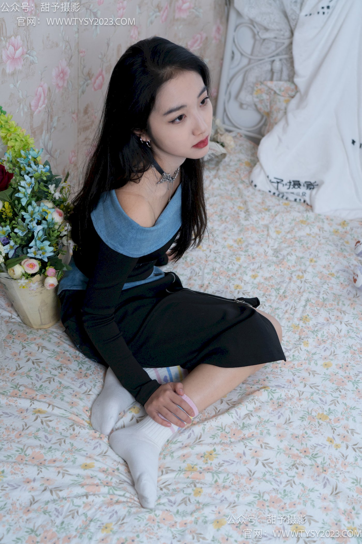 甜予摄影筱筱微卷长发休闲风写真