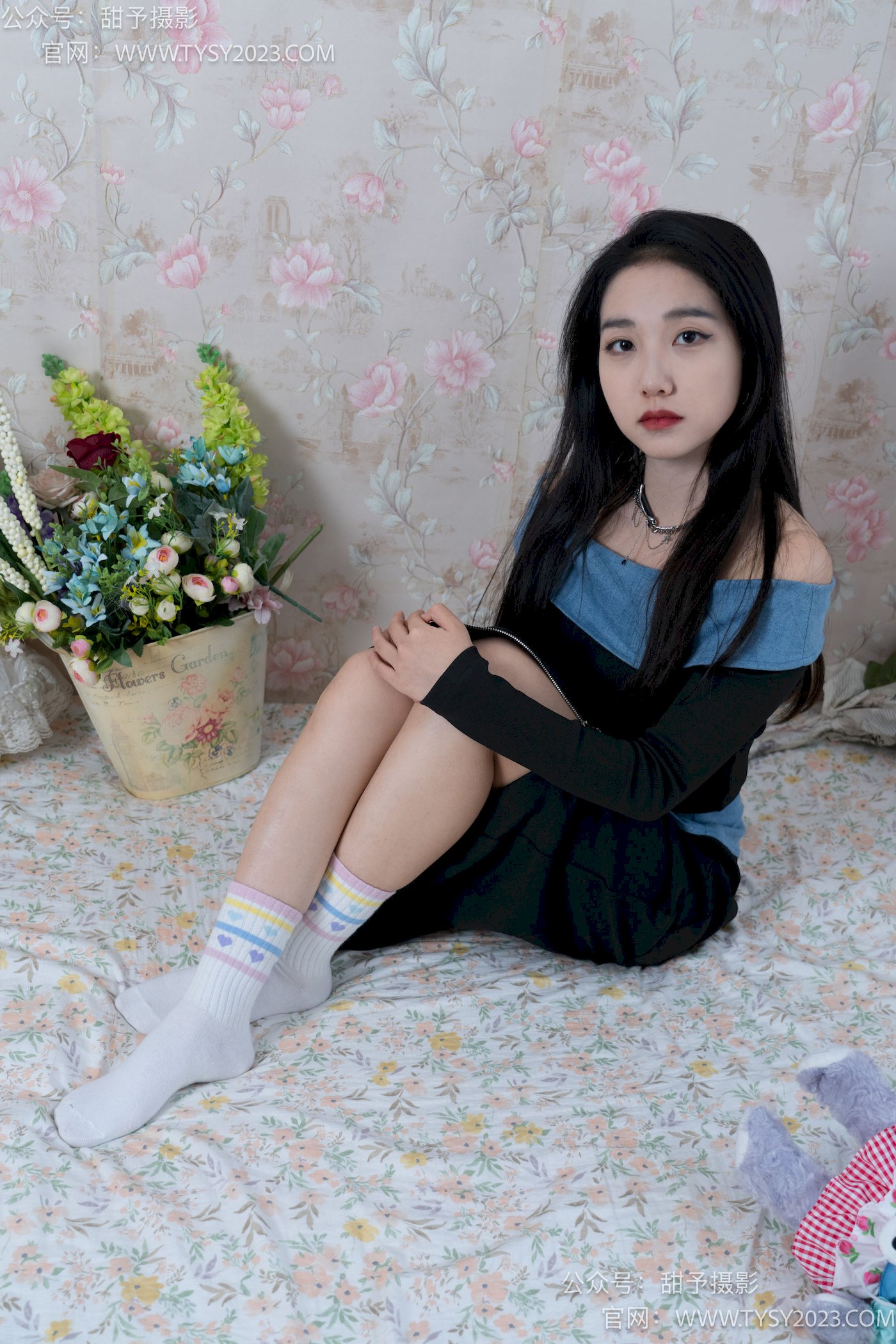 甜予摄影筱筱微卷长发休闲风写真