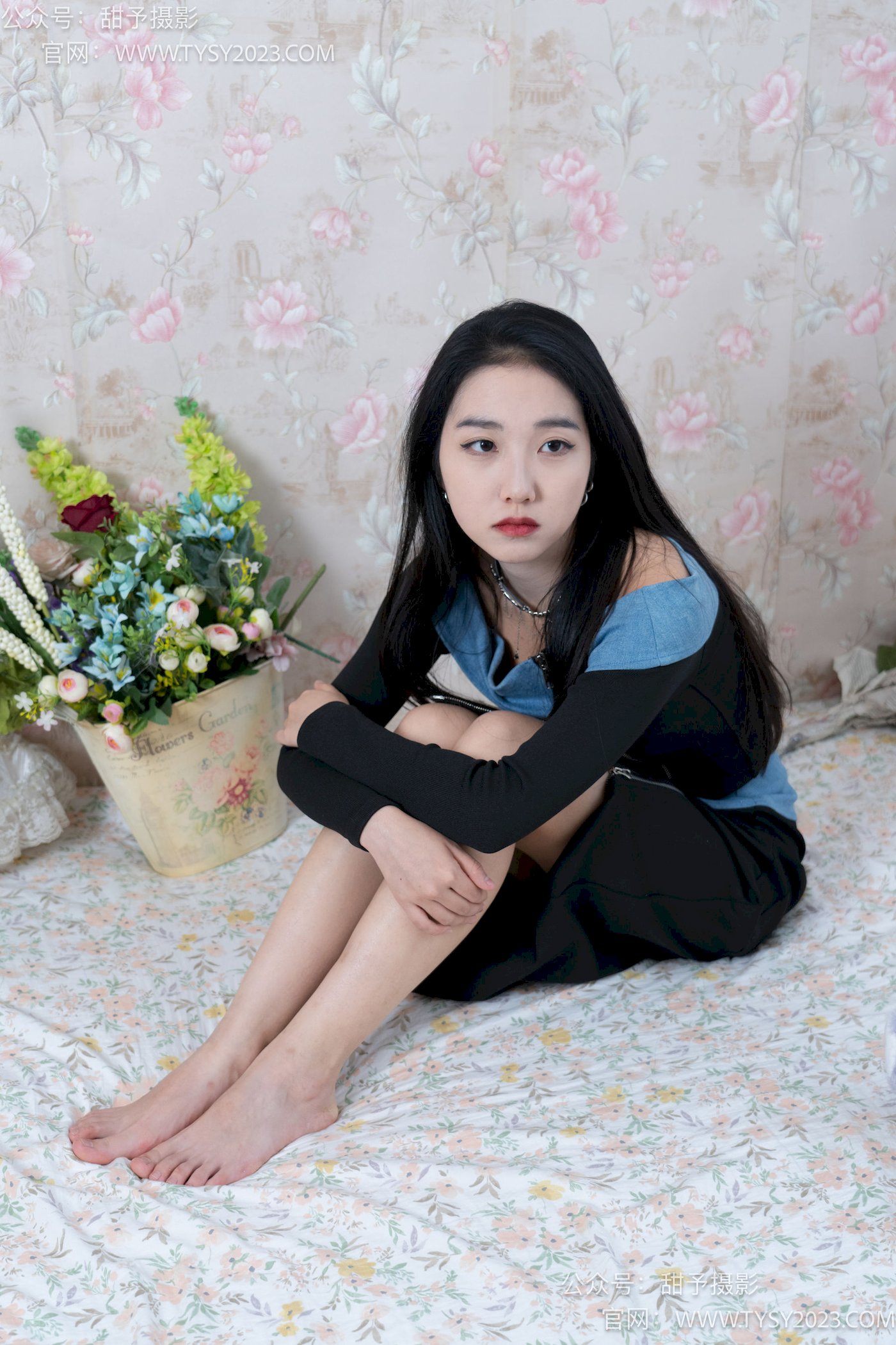 甜予摄影筱筱微卷长发休闲风写真