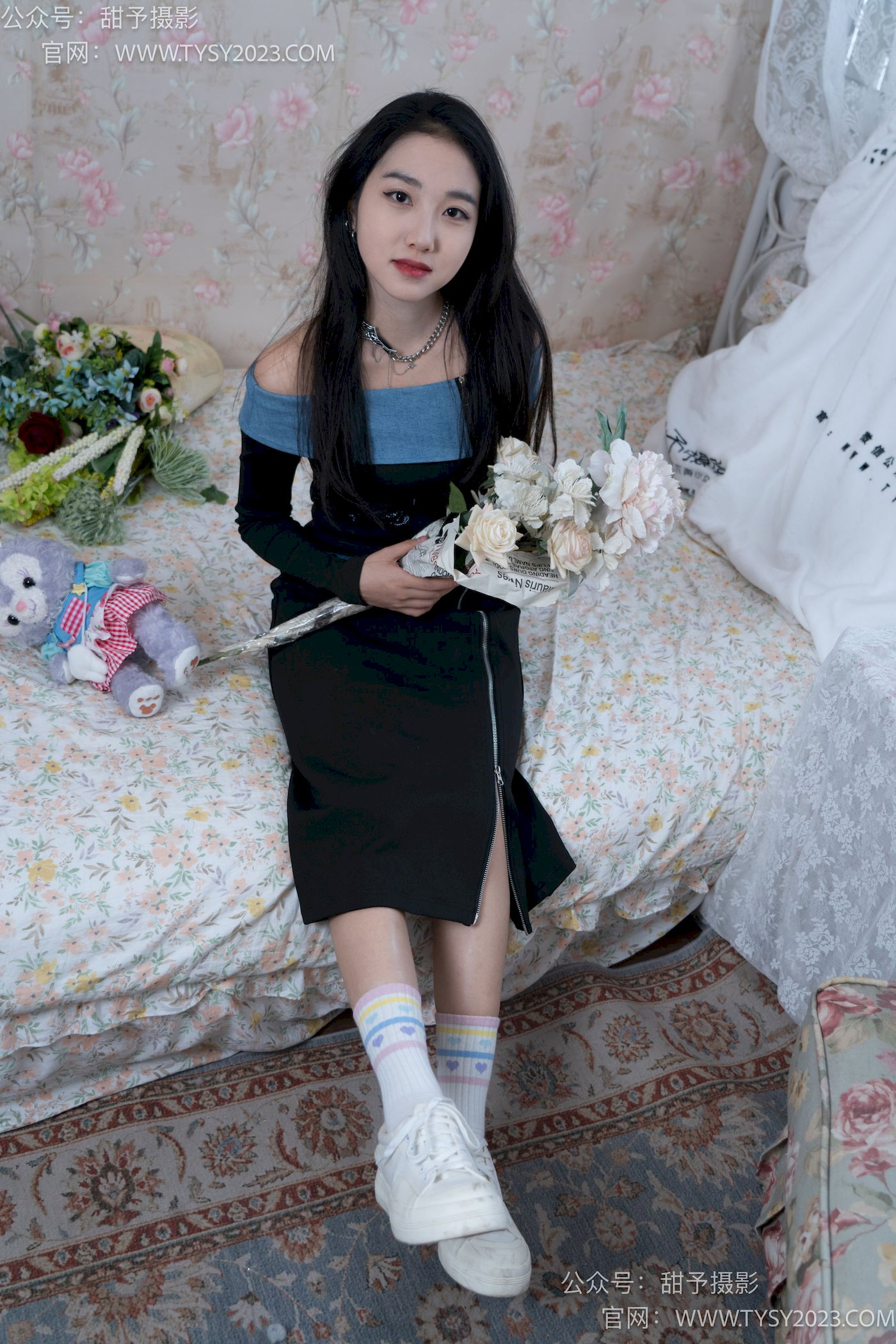 甜予摄影筱筱微卷长发休闲风写真