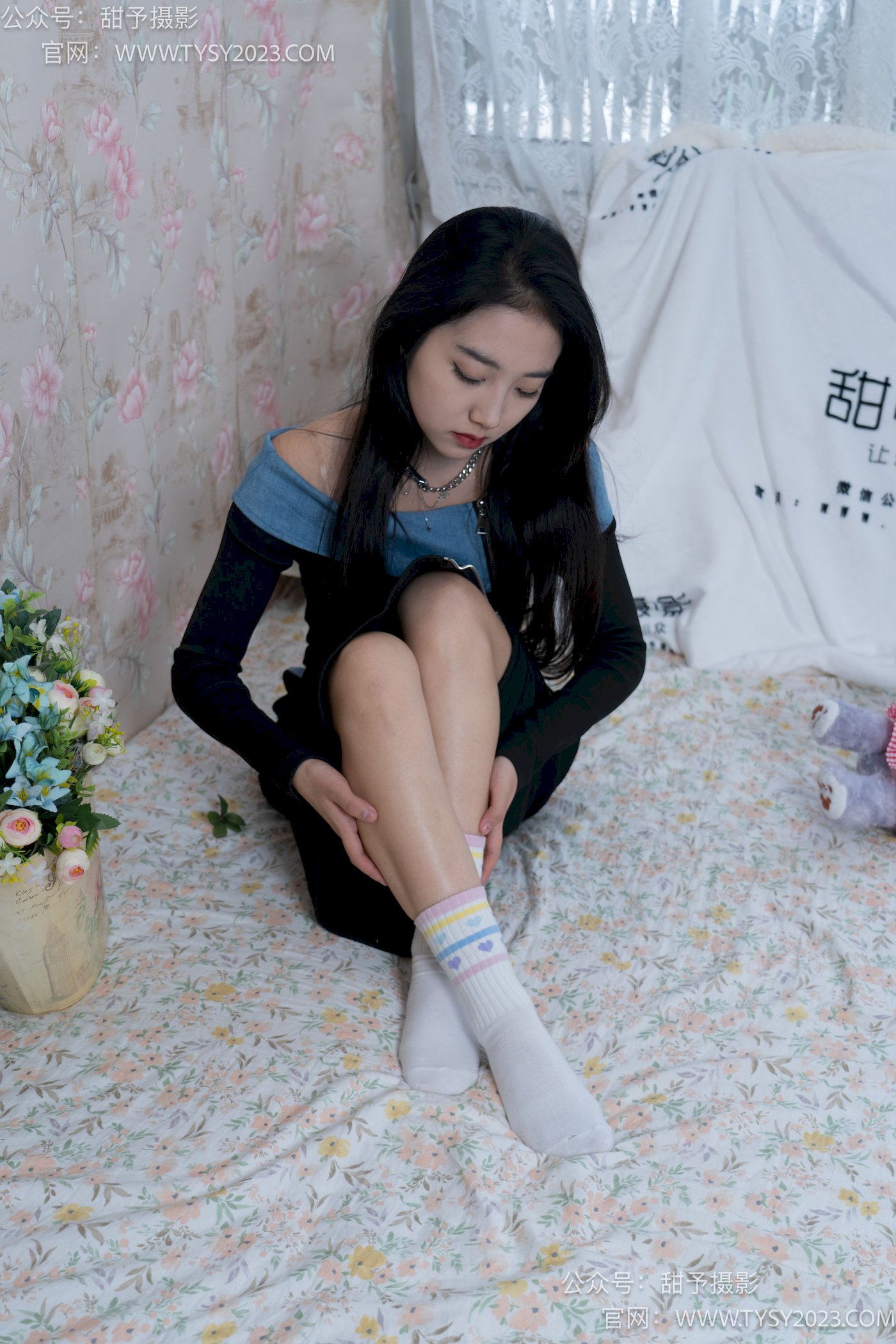 甜予摄影筱筱微卷长发休闲风写真