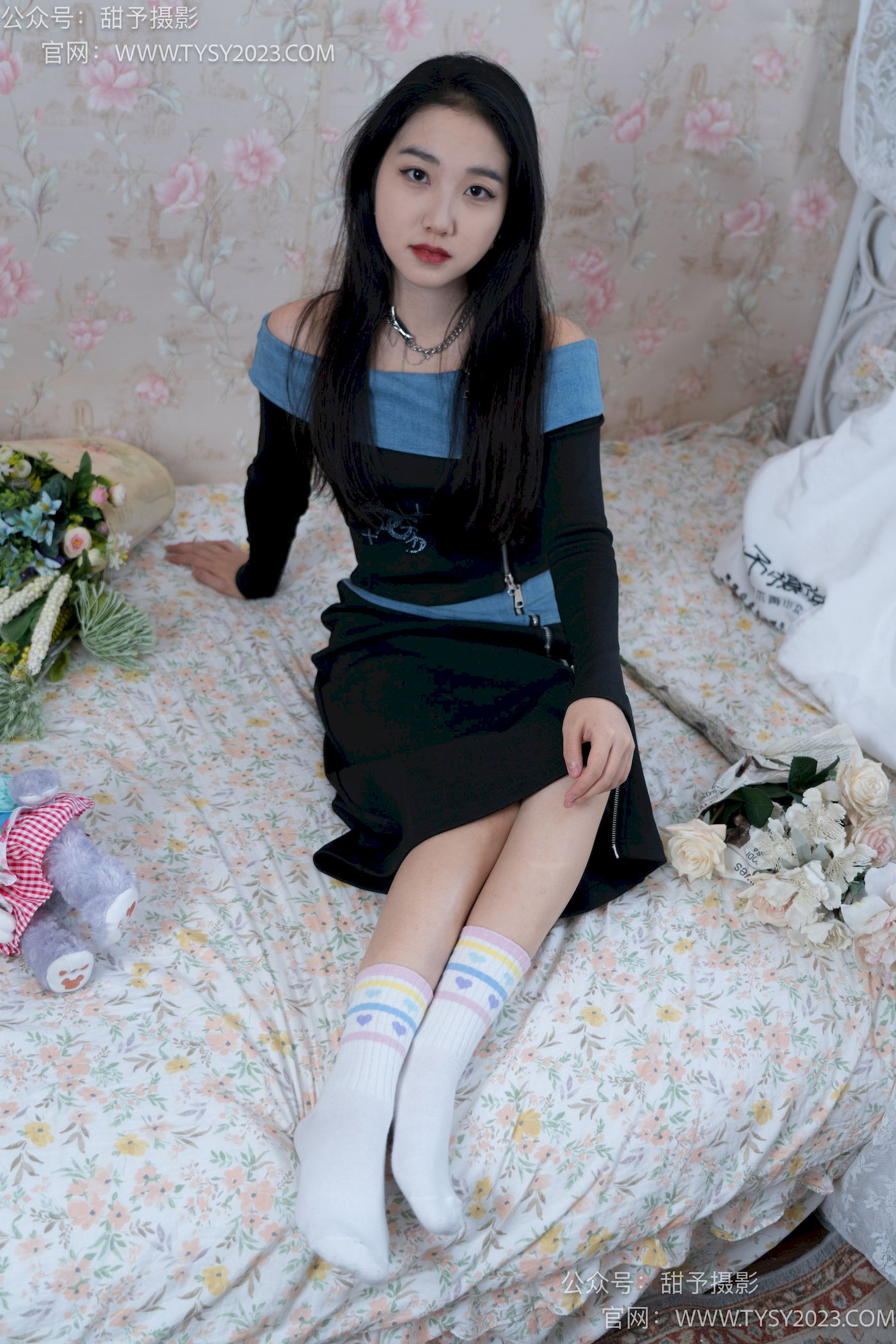 甜予摄影筱筱微卷长发休闲风写真