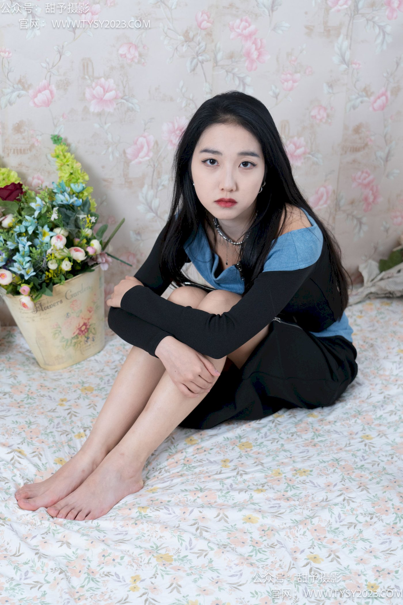 甜予摄影筱筱微卷长发休闲风写真