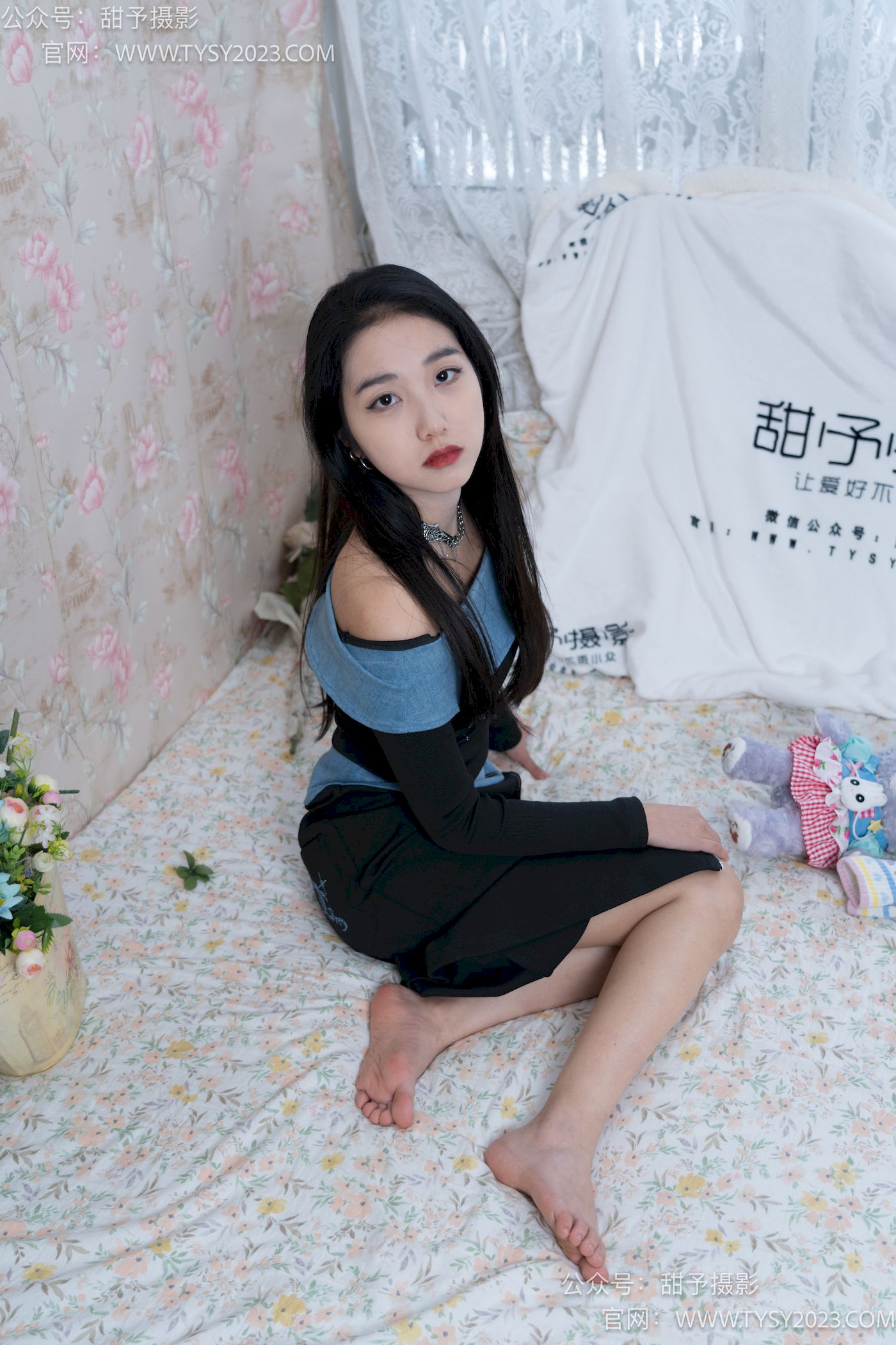 甜予摄影筱筱微卷长发休闲风写真