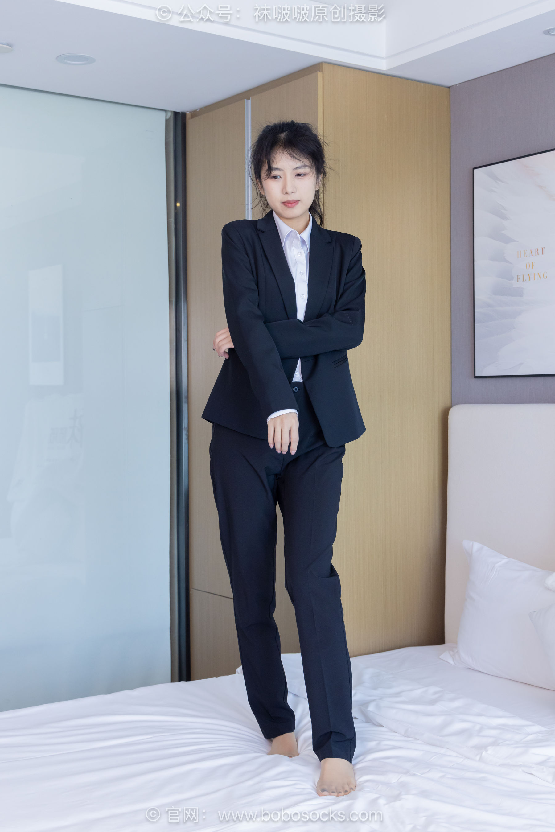 袜啵啵模特奶油白领OL制服裤里丝写真