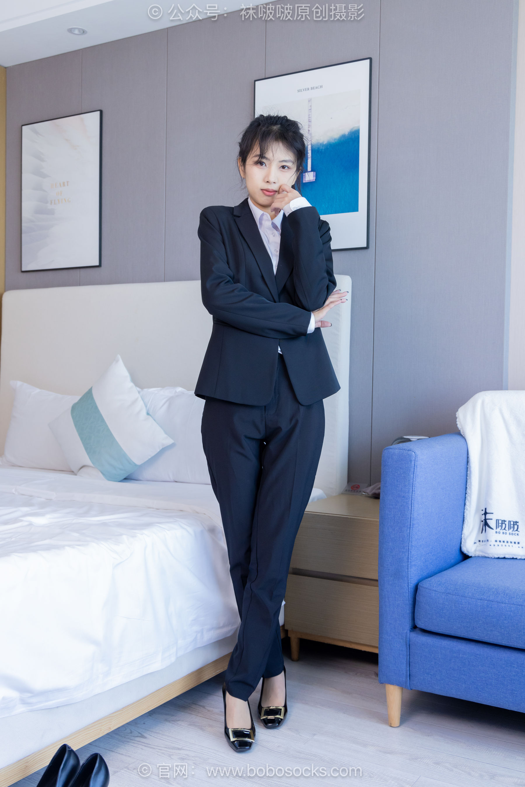 袜啵啵模特奶油白领OL制服裤里丝写真