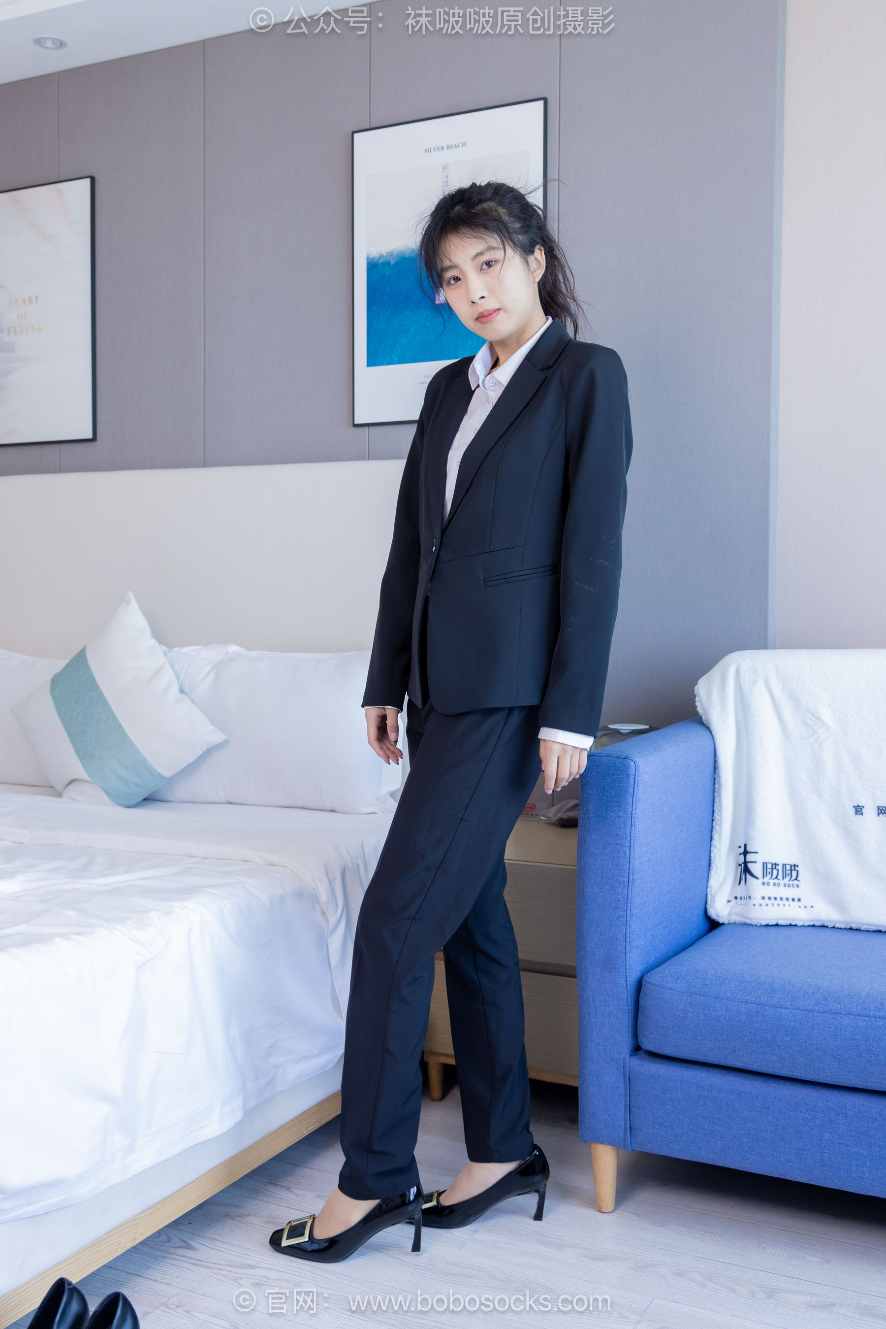 袜啵啵模特奶油白领OL制服裤里丝写真