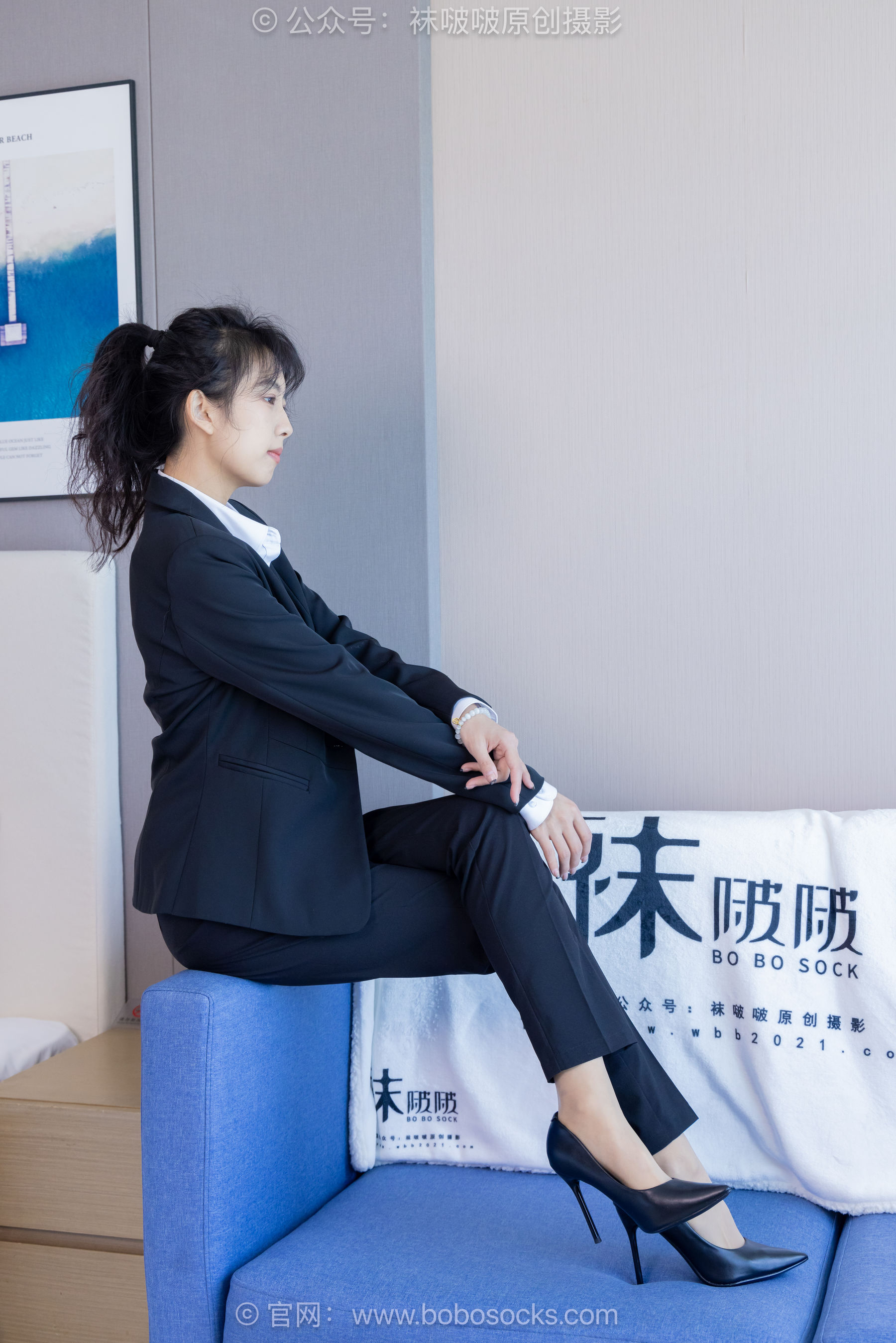 袜啵啵模特奶油白领OL制服裤里丝写真