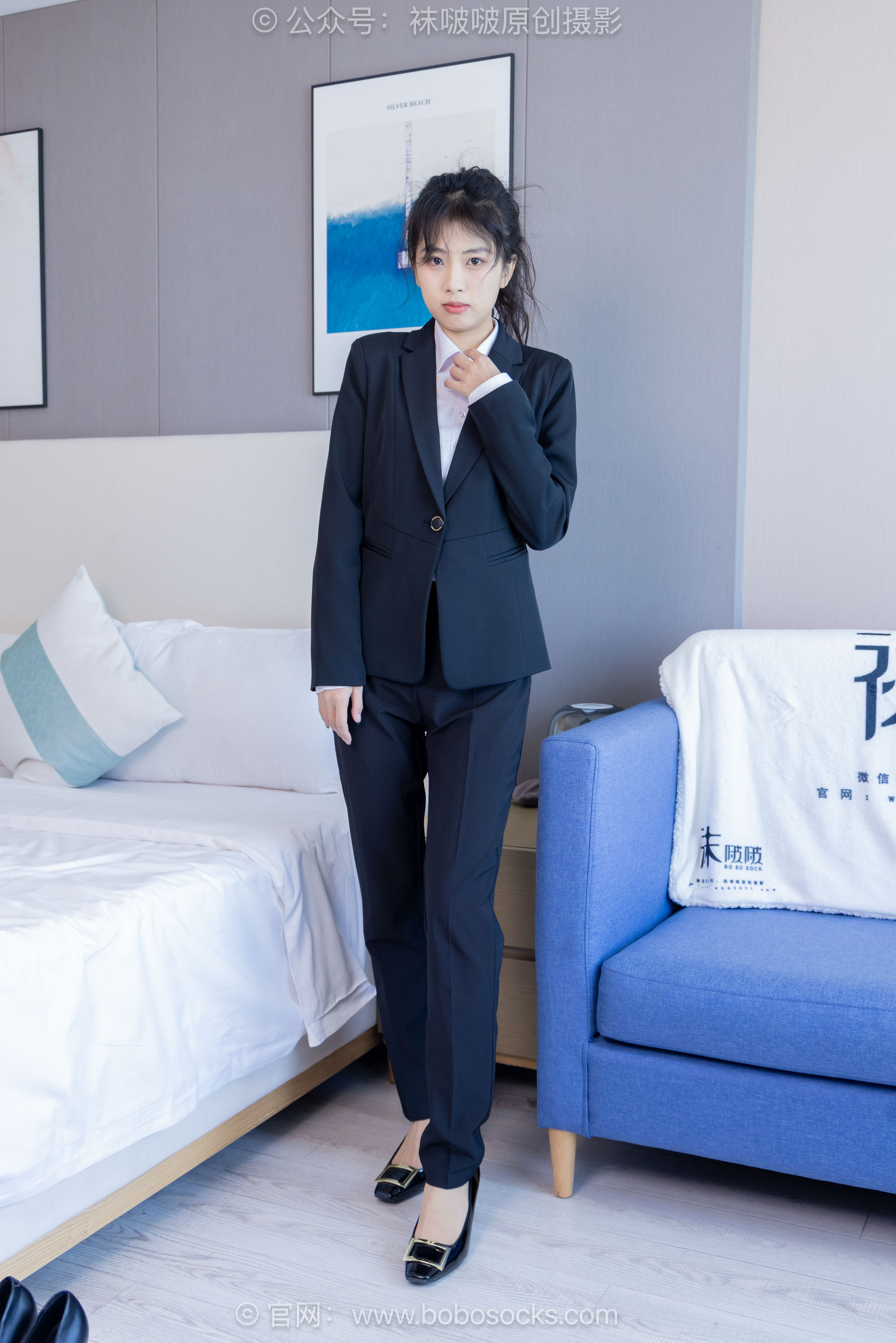 袜啵啵模特奶油白领OL制服裤里丝写真