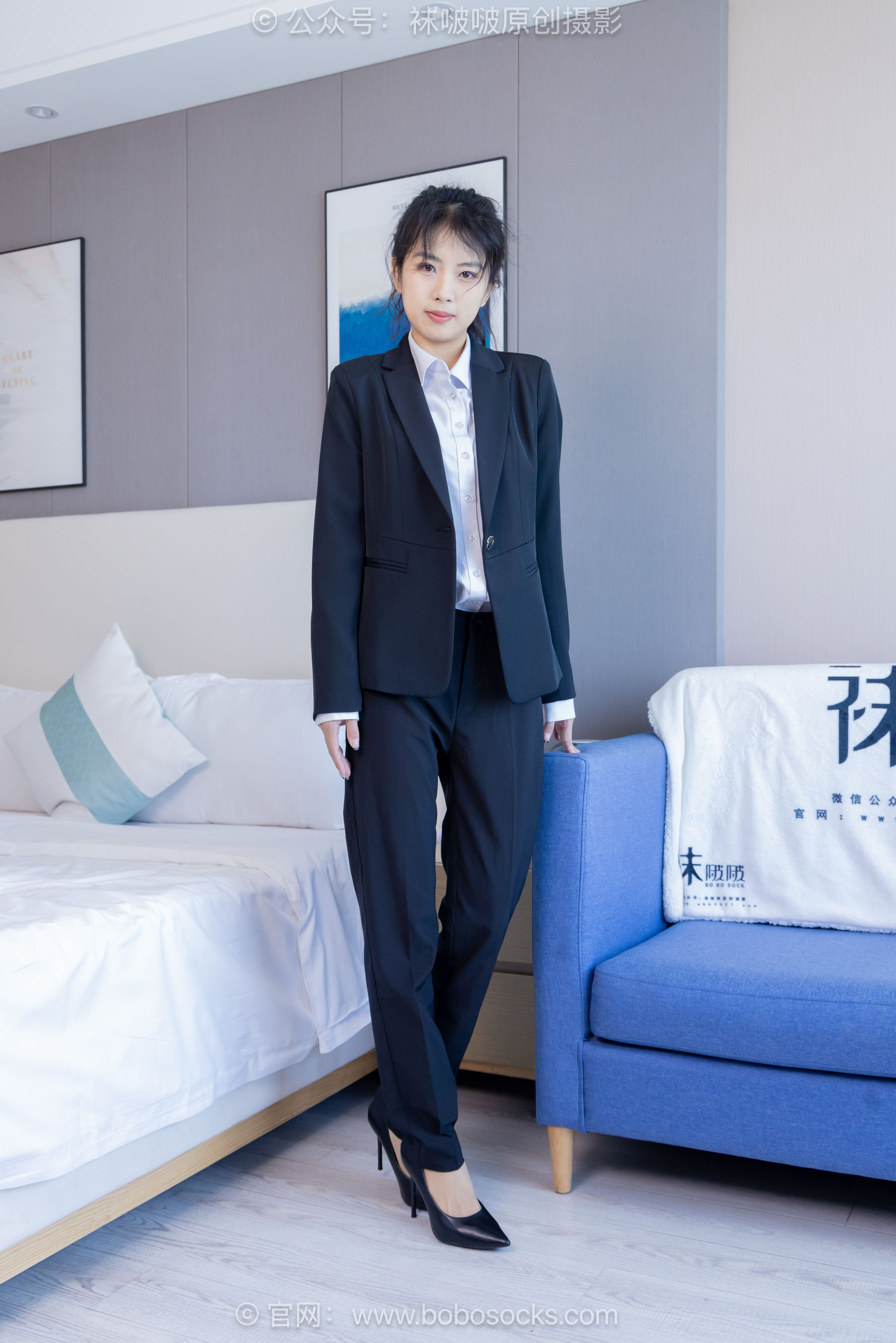 袜啵啵模特奶油白领OL制服裤里丝写真